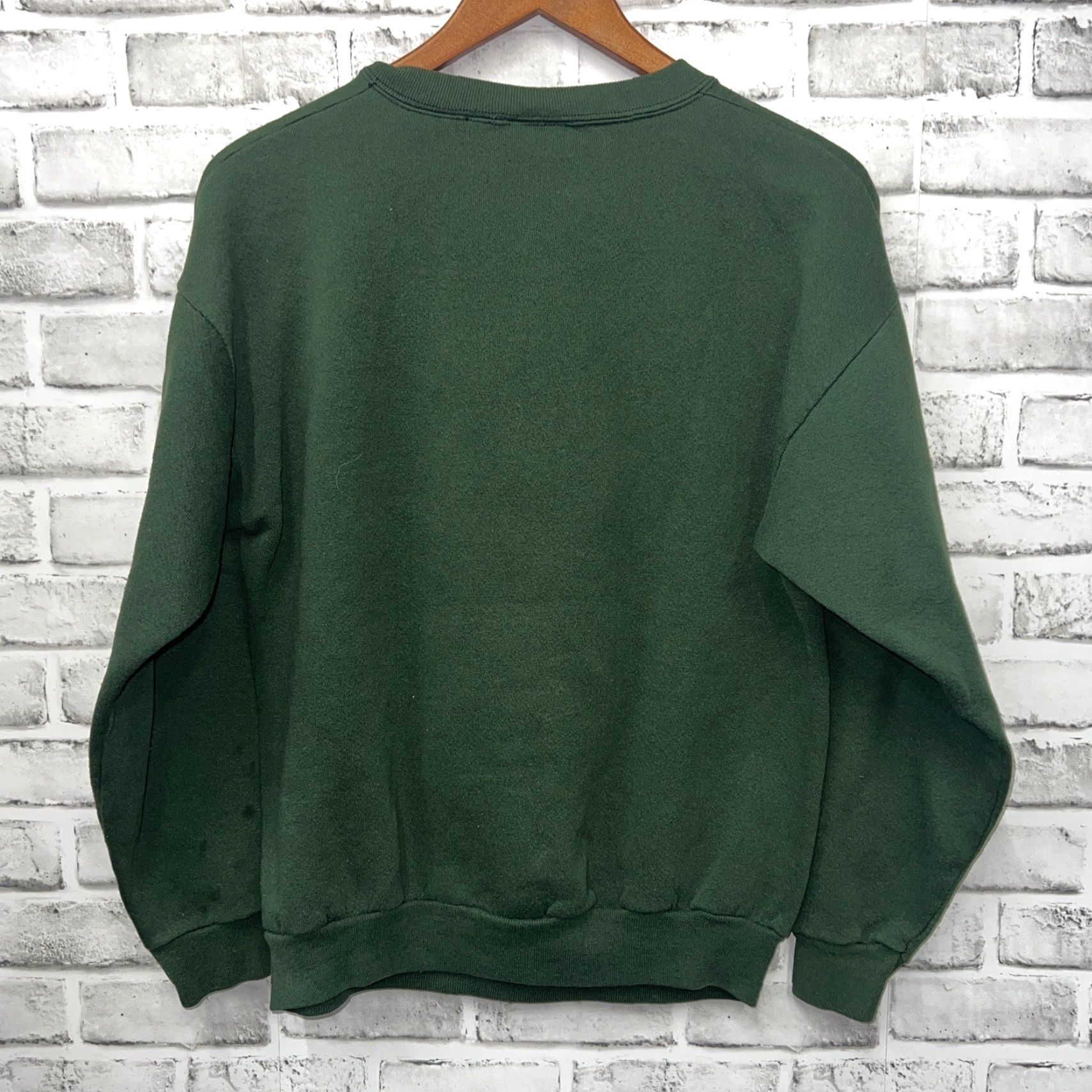 Vintage VTG Jerry Leigh Bugs Bunny Pullover Womens Size M Green Sweater Boyfriend? (No, need adhere) Size M / US 6-8 / IT 42-44 - 3 Thumbnail