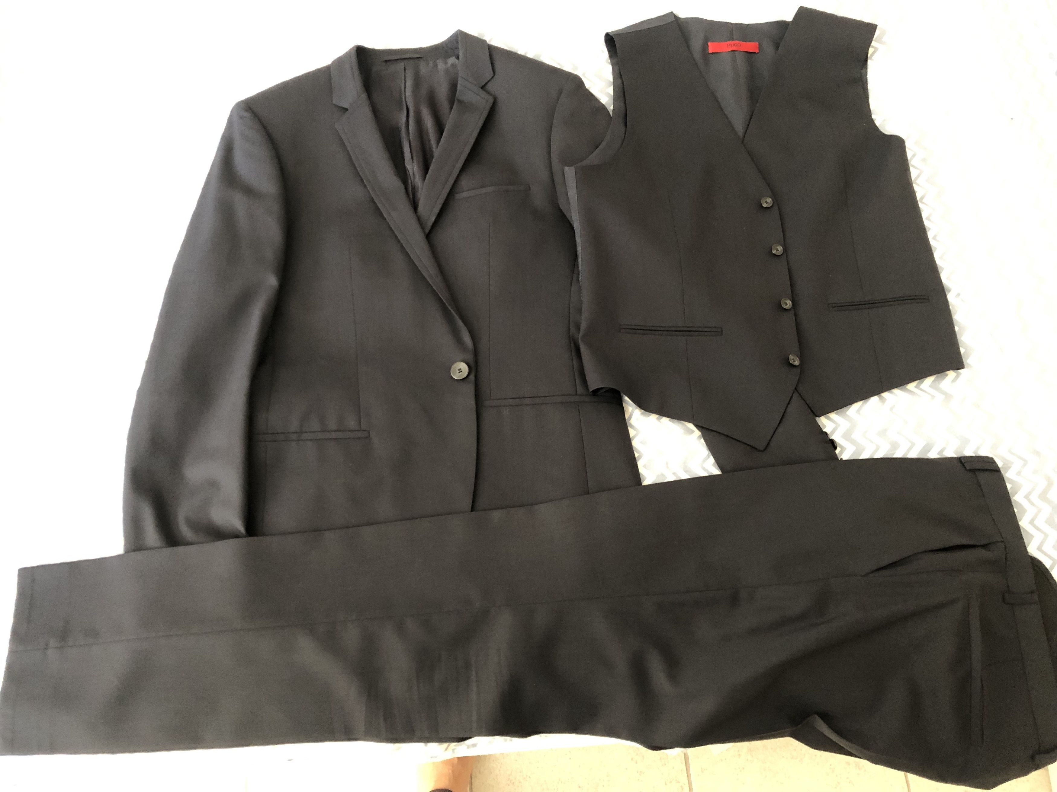 Hugo Boss HUGO by Hugo Boss 3-Piece Suit – Dark Navy – Size 50 (slim) Size 50S - 2 Thumbnail