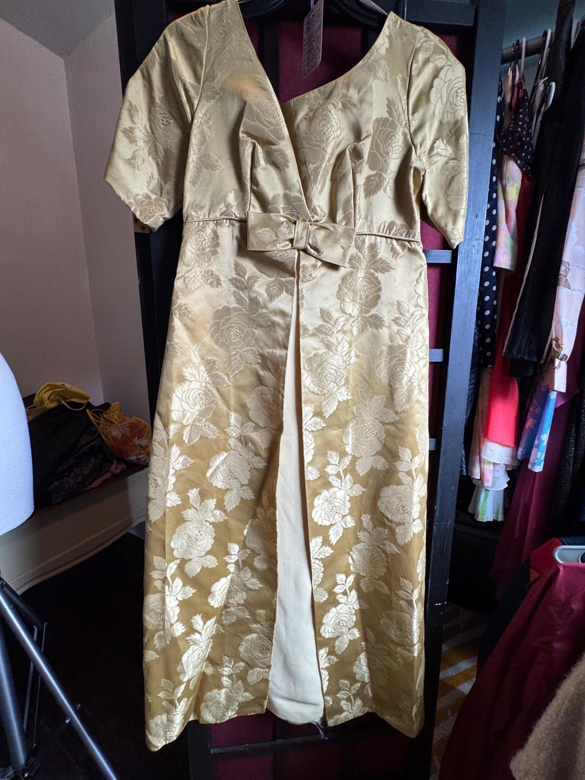 Designer 1960s Gown dress gold brocade true vintage P2P 16” W14” Size S / US 4 / IT 40 - 1 Thumbnail