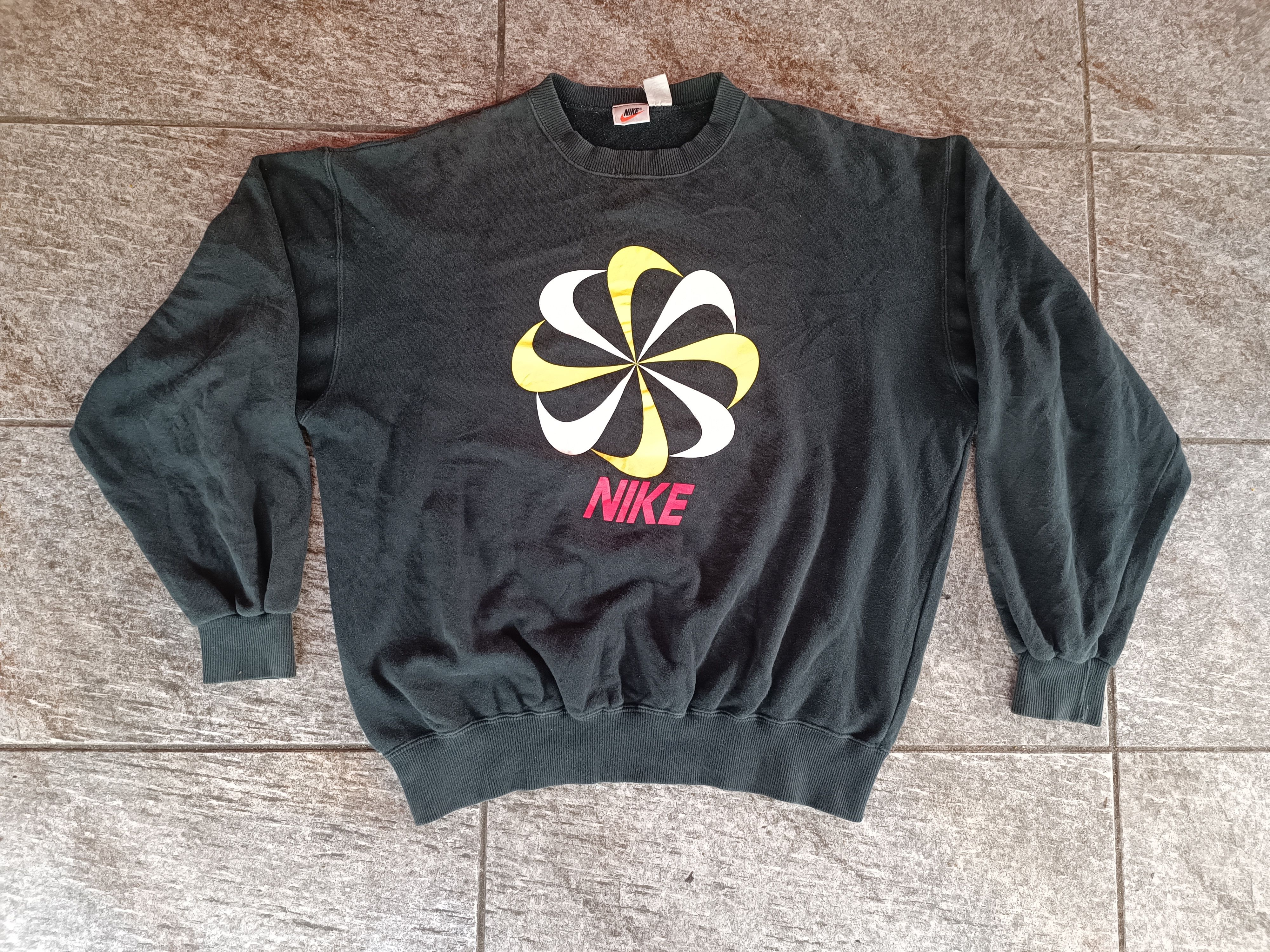 Vintage 90s Sweatshirt Nike Pinwheel