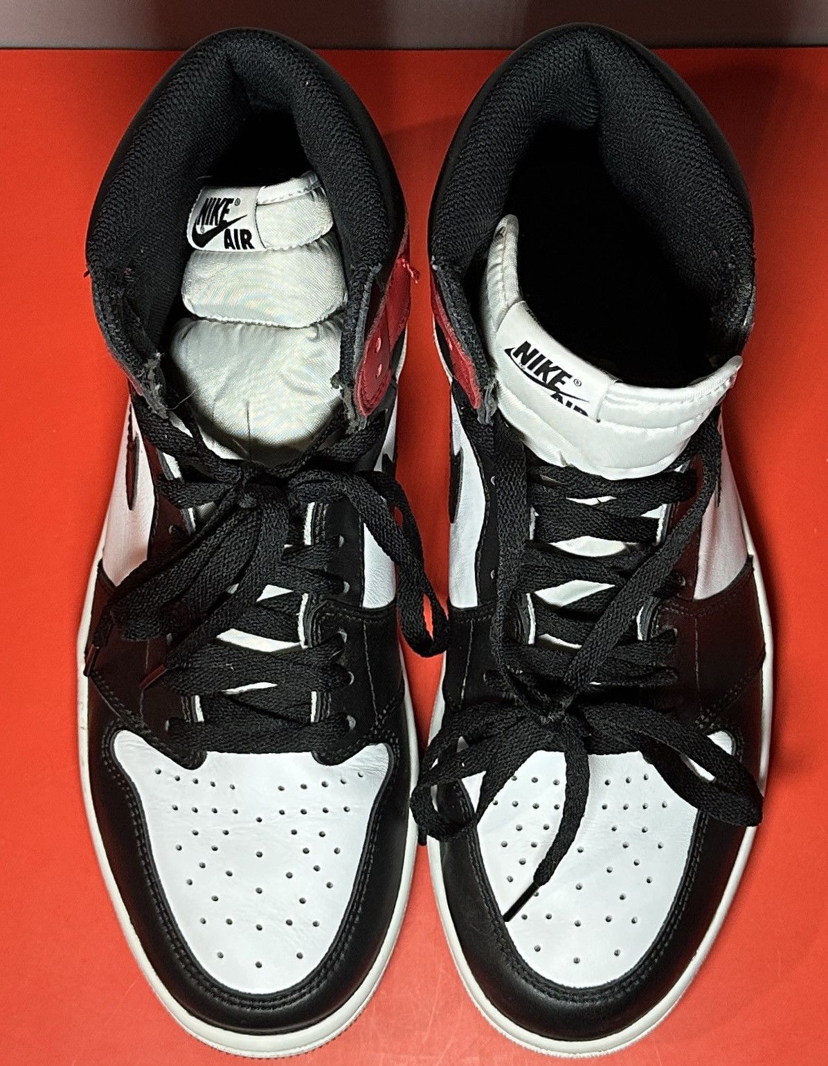 Jordan Brand Size 11 - Jordan 1 Retro High OG Black Toe 2016 Size US 11 / EU 44 - 4 Thumbnail