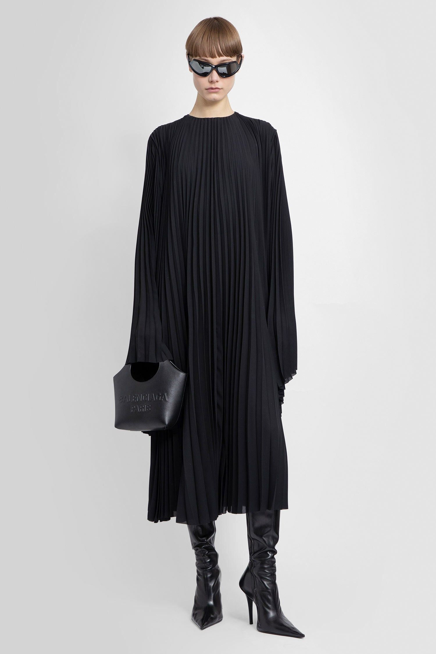 Balenciaga o1y0625 Pleated Midi Dress in Black Size XS / US 0-2 / IT 36-38 - 1 Thumbnail
