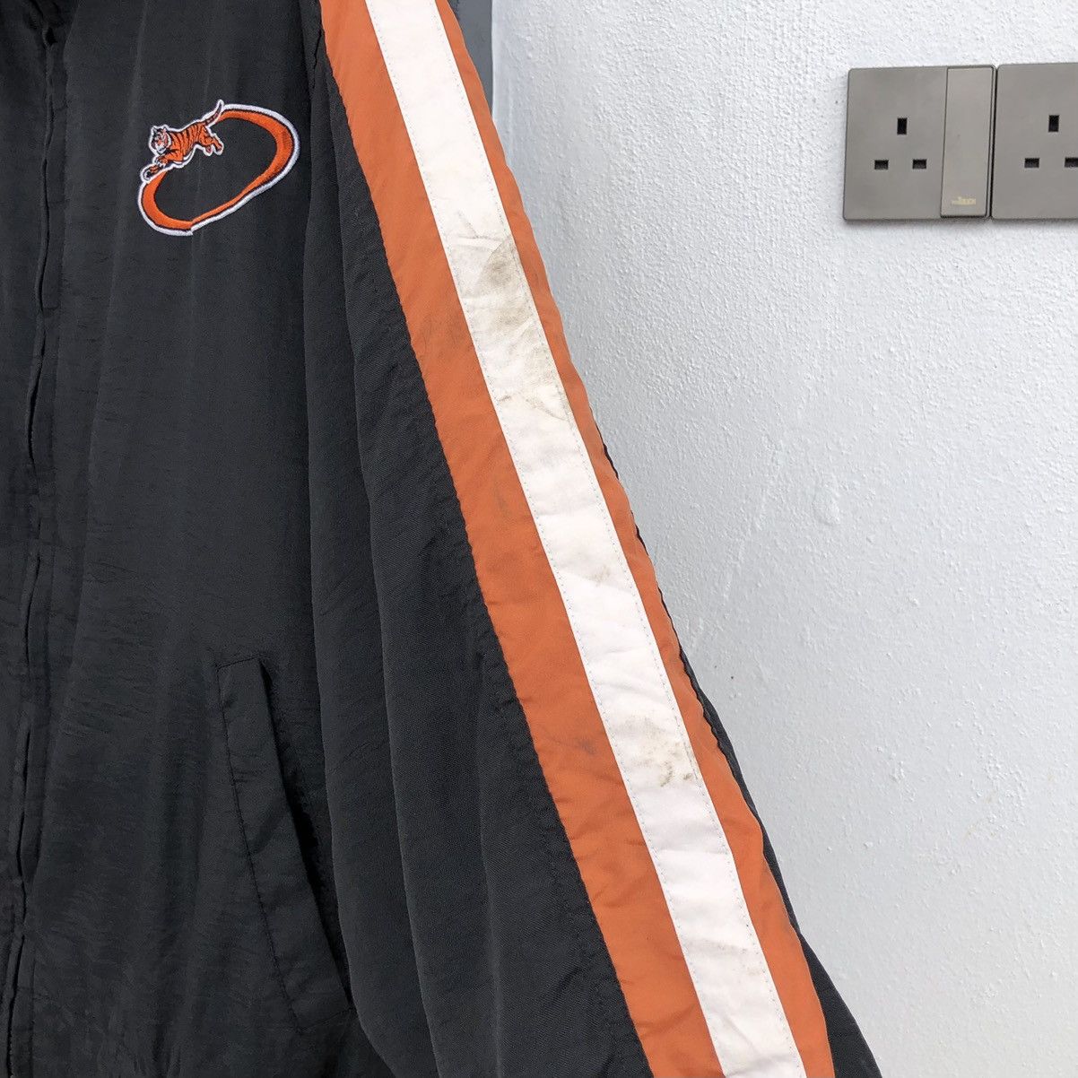 NFL VTG Logo Athletic Pro Line Cincinatti Bengals NFL Jacket Size US XL / EU 56 / 4 - 15 Thumbnail