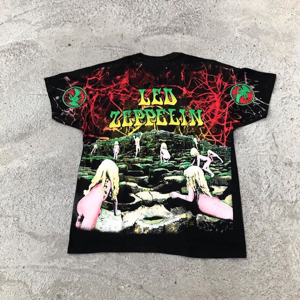 Band Tees 💸OFFER💸Vintage Led Zeppelin Alloverprint Houses Of The Holy Size US XL / EU 56 / 4 - 2 Thumbnail