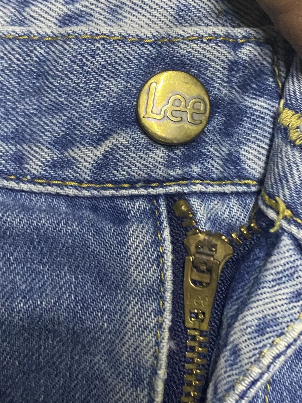 Lee Vintage Lee Faded Wash Repaired Loose Jeans Size US 31 - 9 Thumbnail