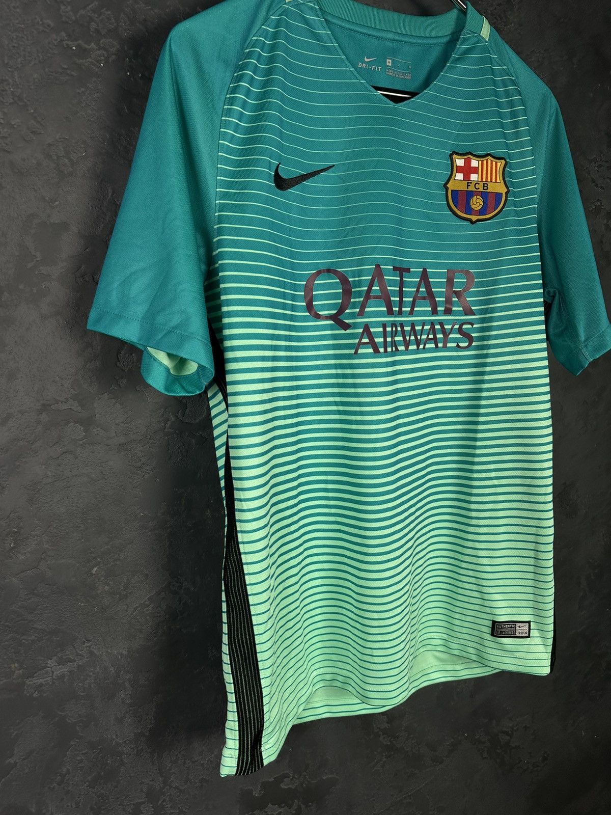 Nike × Vintage Luis Suarez #9 Barcelona FC 2016-2017 Nike T-shirt + Shorts Size US M / EU 48-50 / 2 - 9 Thumbnail