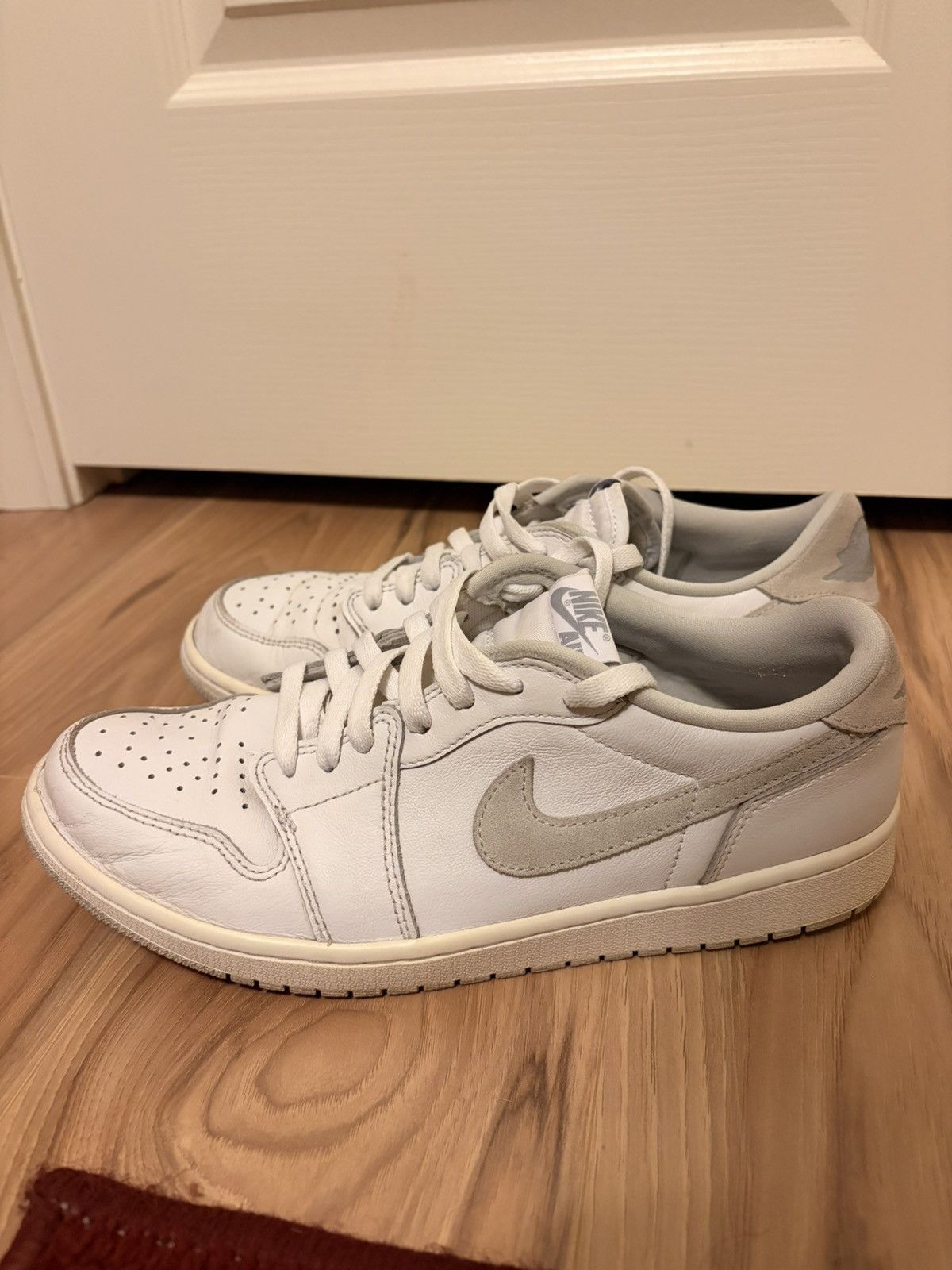 Jordan Brand Air Jordan 1 Low OG Size US 10 / EU 43 - 4 Thumbnail