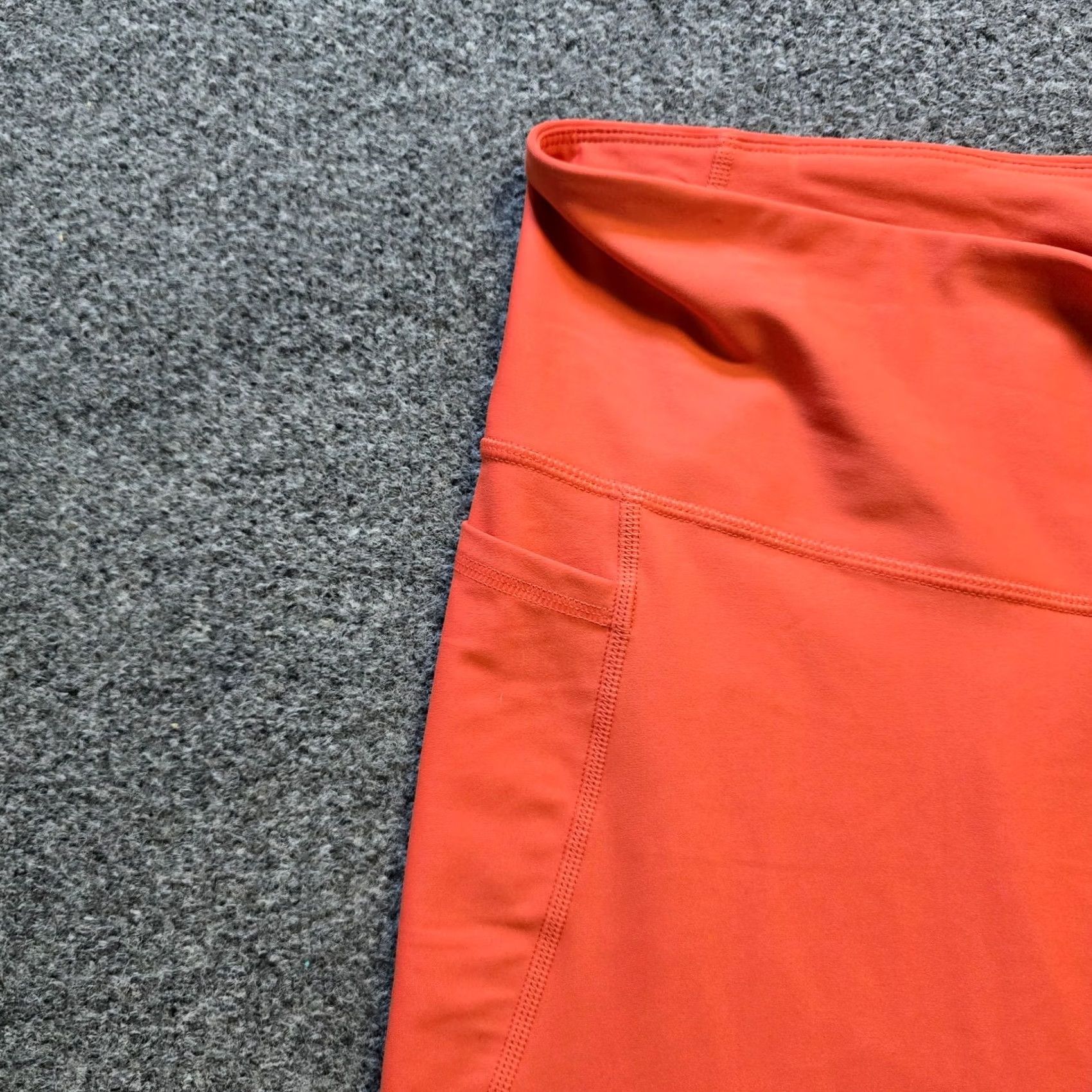 Old Navy Old Navy Pants Womens XL/2XL Orange Cropped Powersoft Stretch Athletic Casual Tapered Inseam 26in Pockets Size 40" / US 18 - 3 Thumbnail