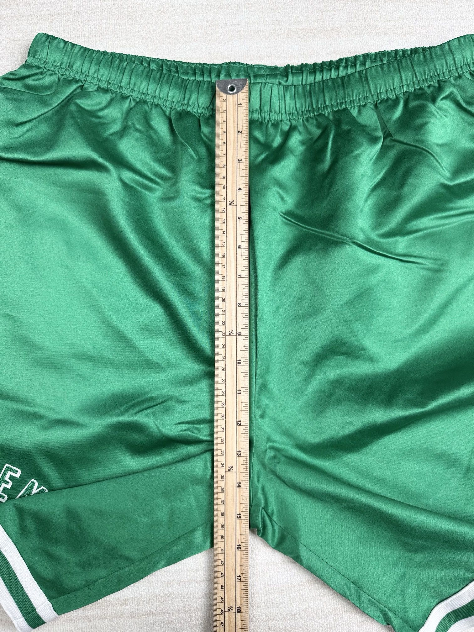 Supreme Supreme Mitchell & Ness Satin Basketball Short Size US 34 / EU 50 - 5 Thumbnail