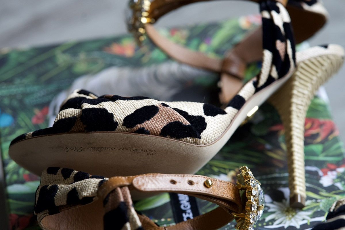 Dolce & Gabbana Dolce & Gabbana pump in perfect condition. Orig. price $870 Size US 7.5 / IT 37.5 - 8 Thumbnail
