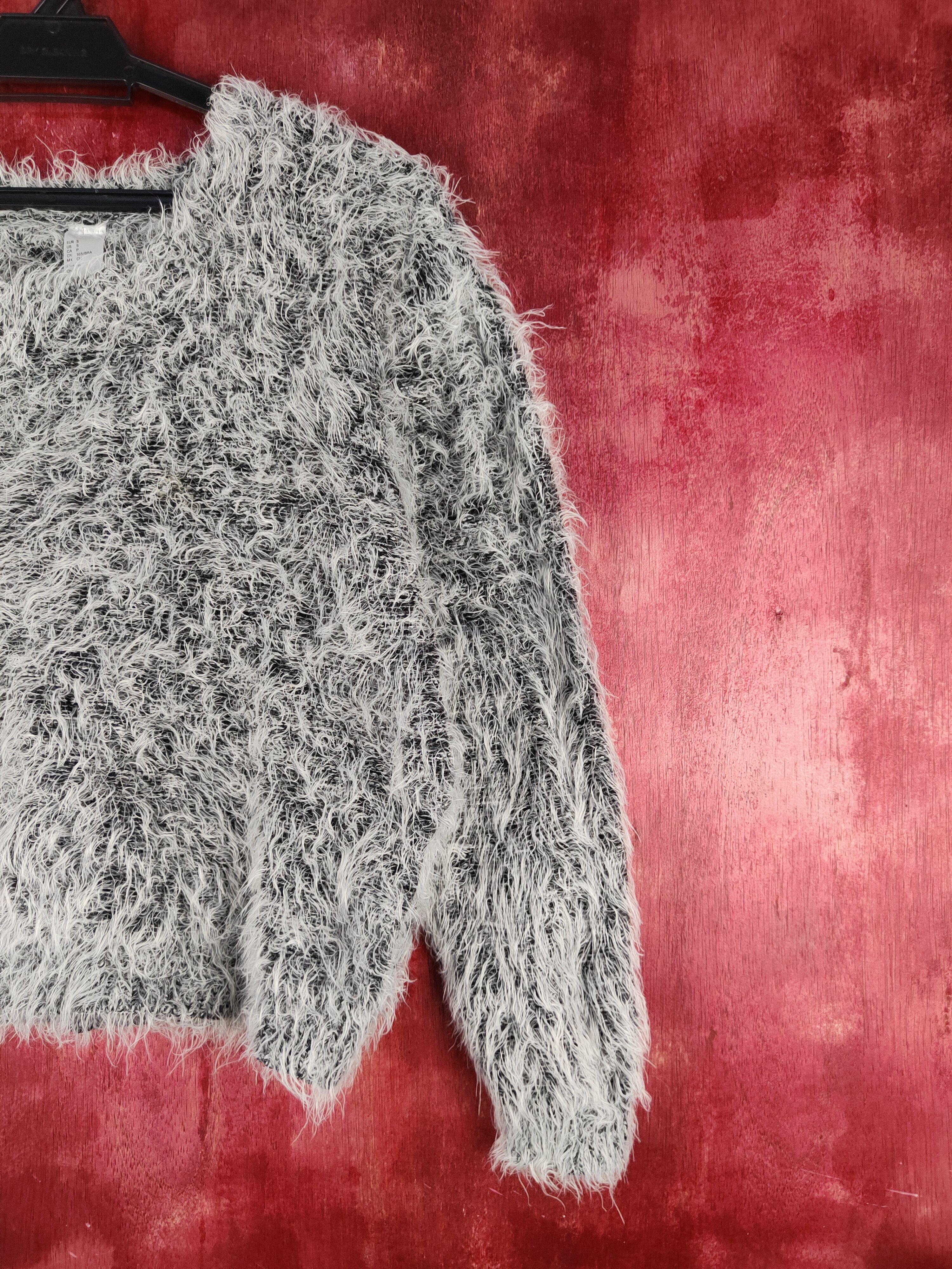Japanese Brand H&M White Navy Shag Shaggy Fur Mohair Knitwear #S2106 Size S / US 4 / IT 40 - 5 Thumbnail