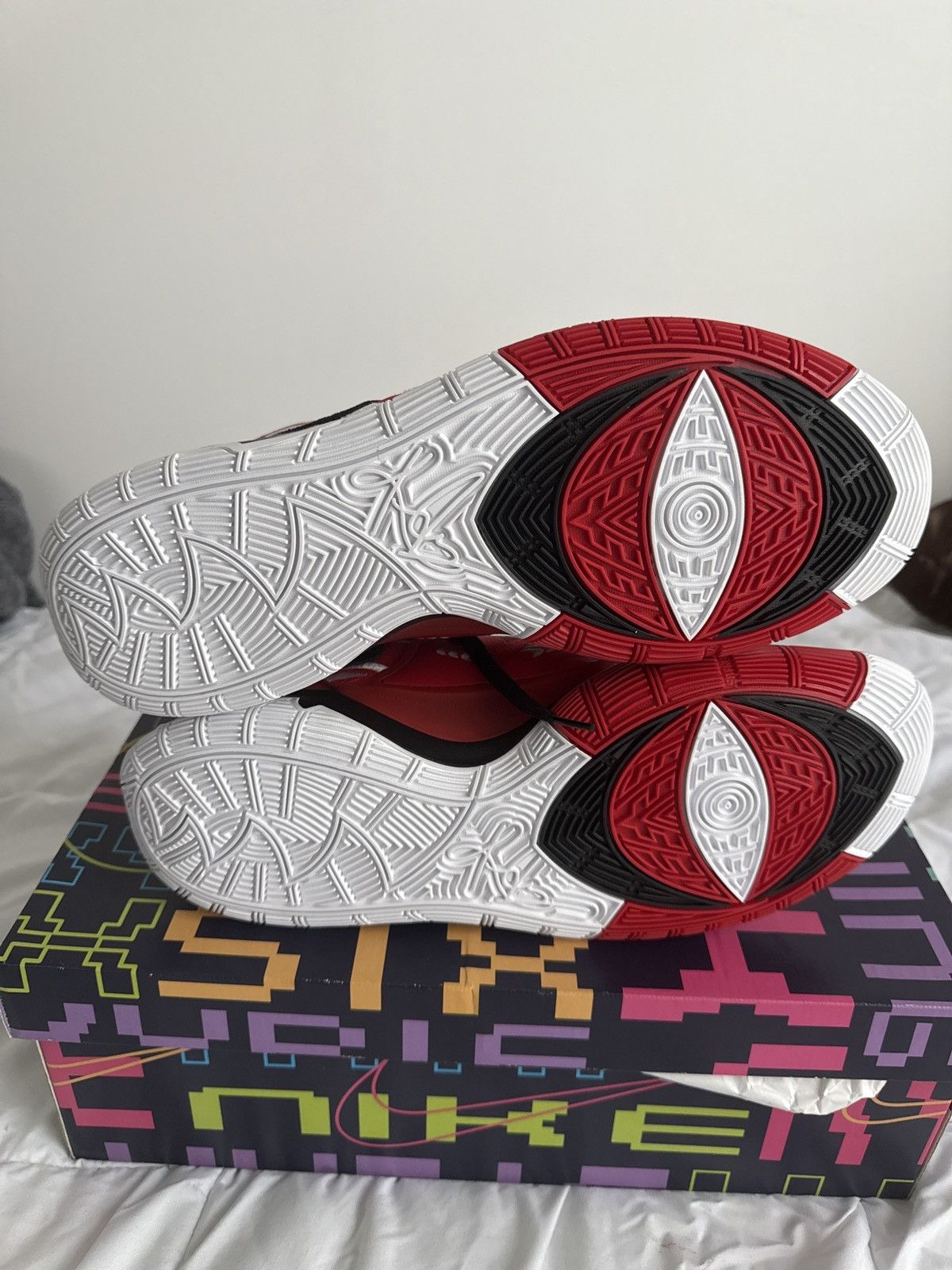 Nike Nike x SneakerRoom Kyrie 6 "Mom" (Red) Size US 13 / EU 46 - 11 Thumbnail
