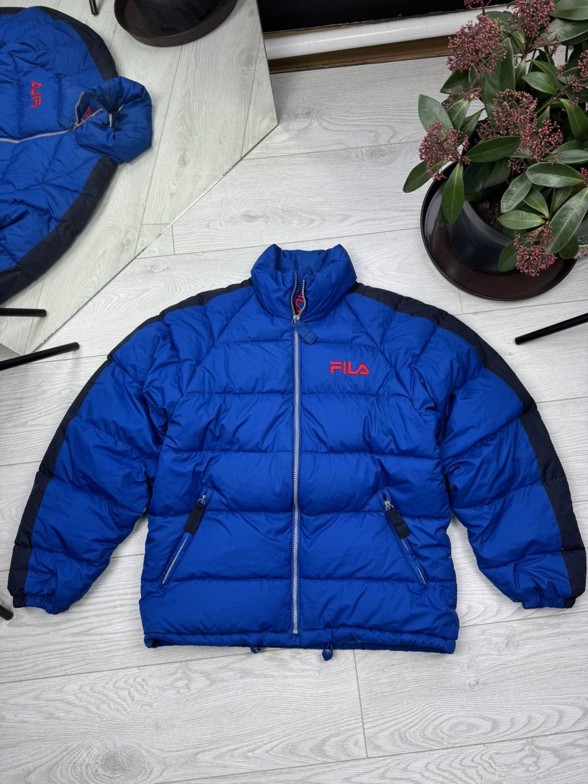 Fila × Vintage Puffer Jacket Down FILA Vintage Boxy Fit Oversized Y2k Style Size US S / EU 44-46 / 1 - 1 Thumbnail