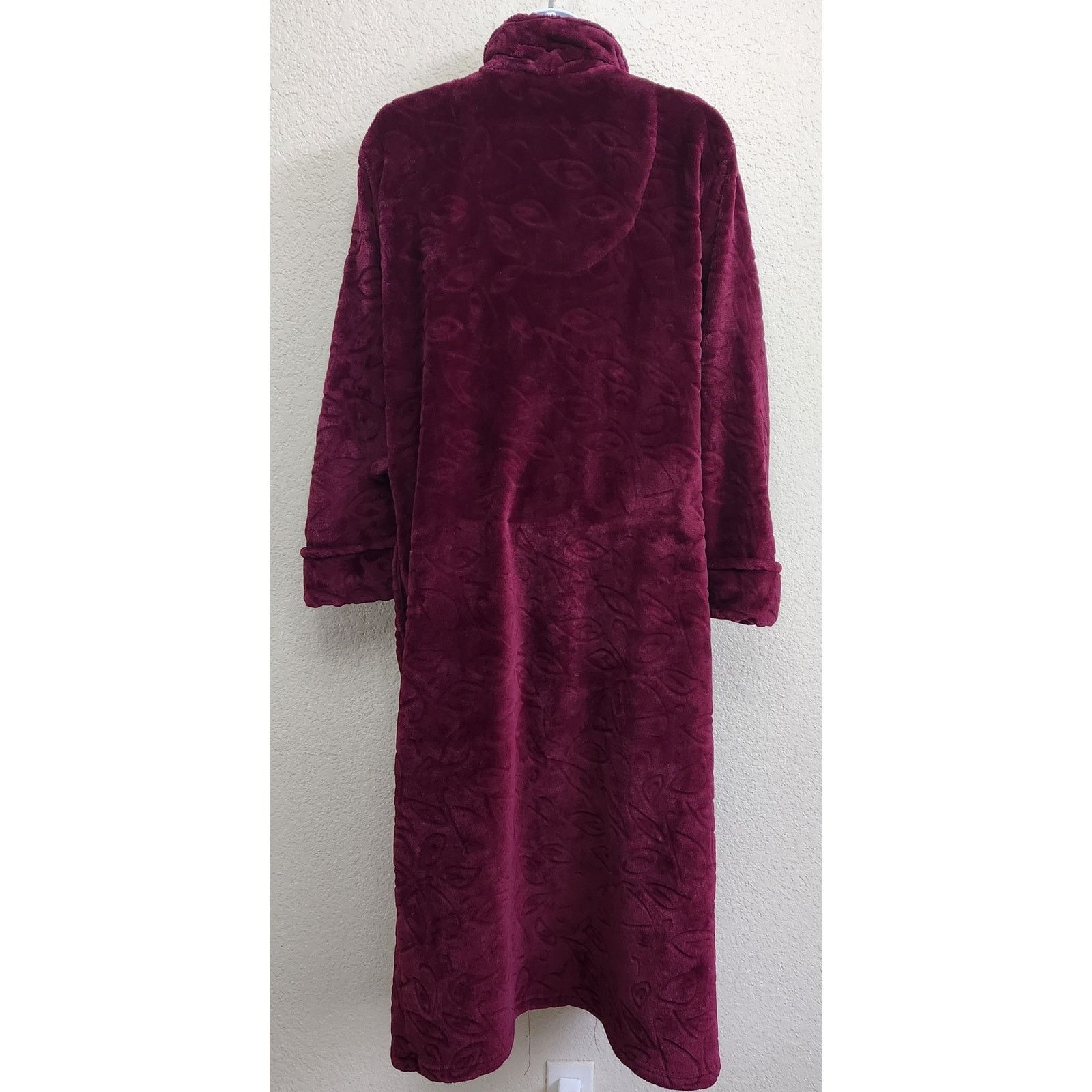 Other Jasmine Rose Burgundy Plush Robe Small Pockets Pockets Size ONE SIZE - 3 Thumbnail