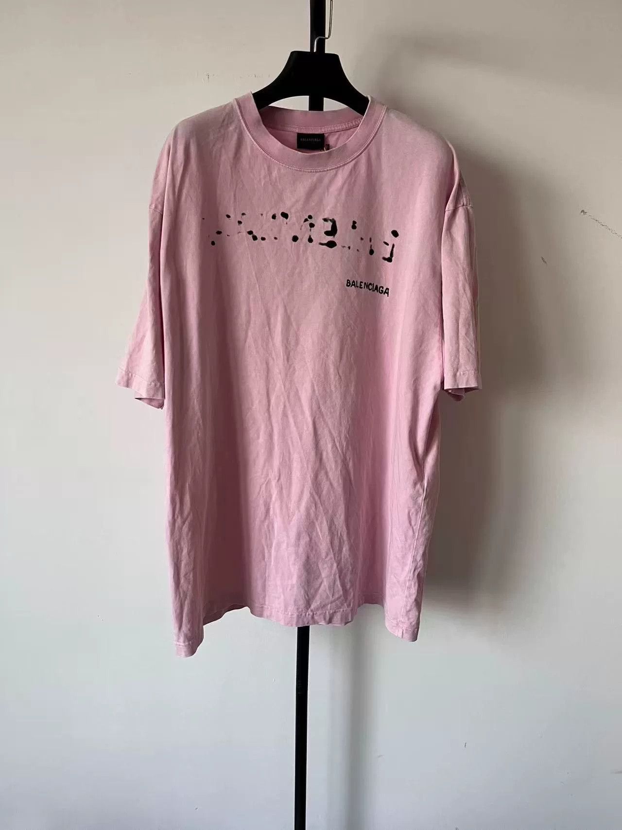 Balenciaga Balenciaga Pink Letter Print Short Sleeve T-Shirt Size L / US 10 / IT 46 - 1 Thumbnail