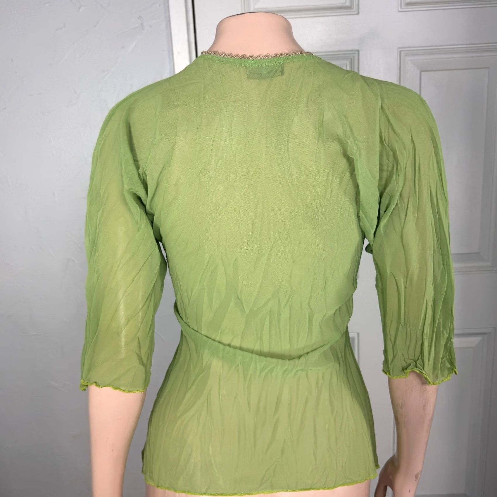 Vintage VINTAGE Pretty Good Shirt XS Half Sleeve V Neck Green 1990s Boho Polyester Lightweight Casual Mens Womens Girls Boys Size XS / US 0-2 / IT 36-38 - 4 Thumbnail