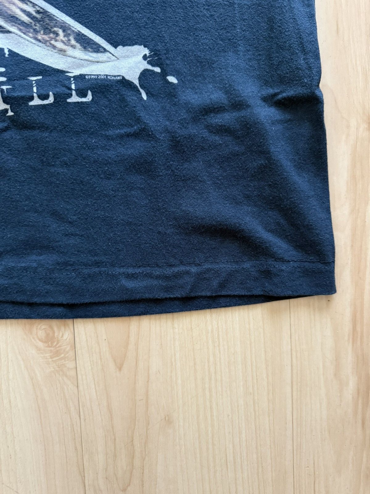 Vintage Vintage Silent Hill Pyramid Head Video Game Promo T Shirt Size US L / EU 52-54 / 3 - 4 Thumbnail