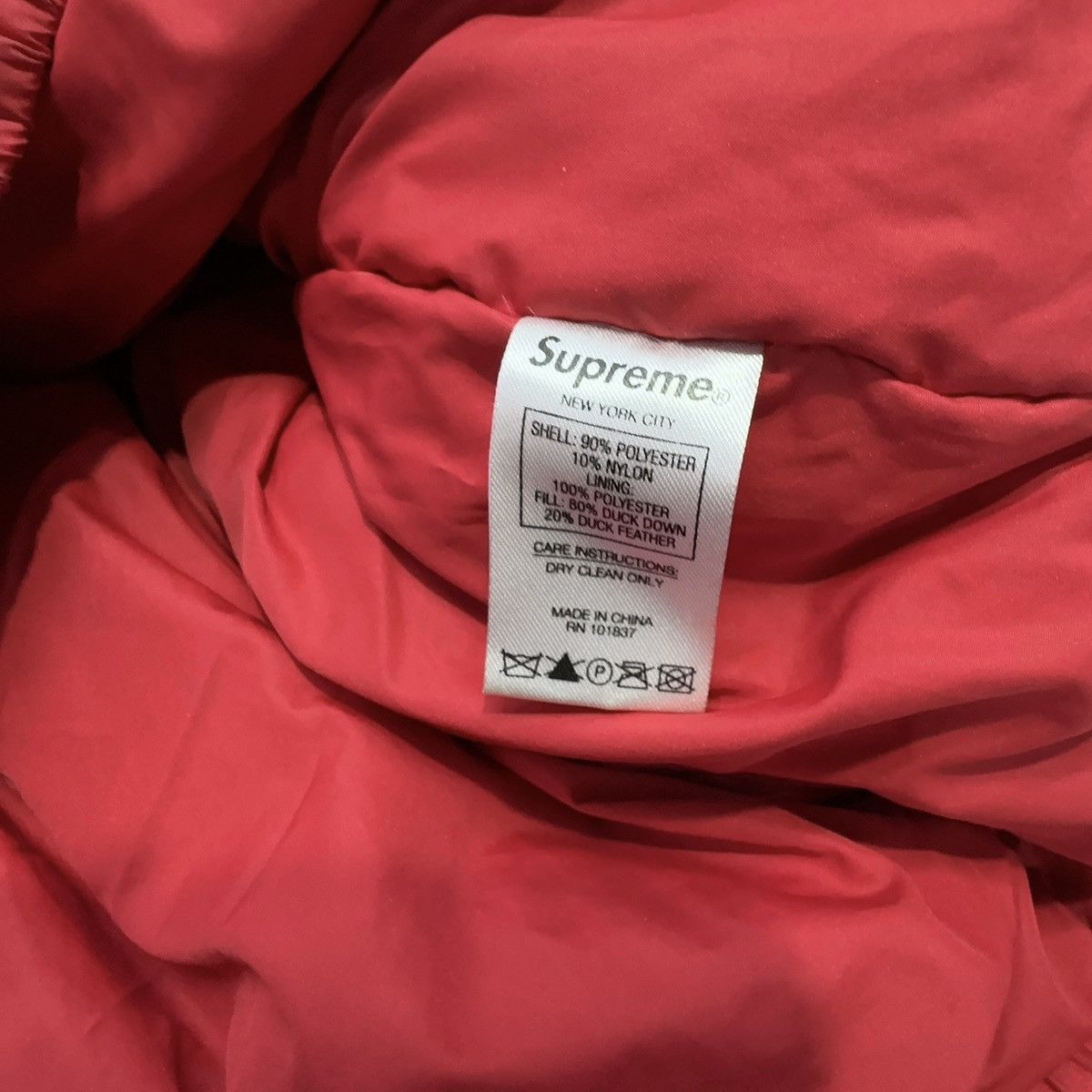 Supreme Supreme Embossed and Beveled Logo Down Puffer Jacket Size US M / EU 48-50 / 2 - 3 Thumbnail