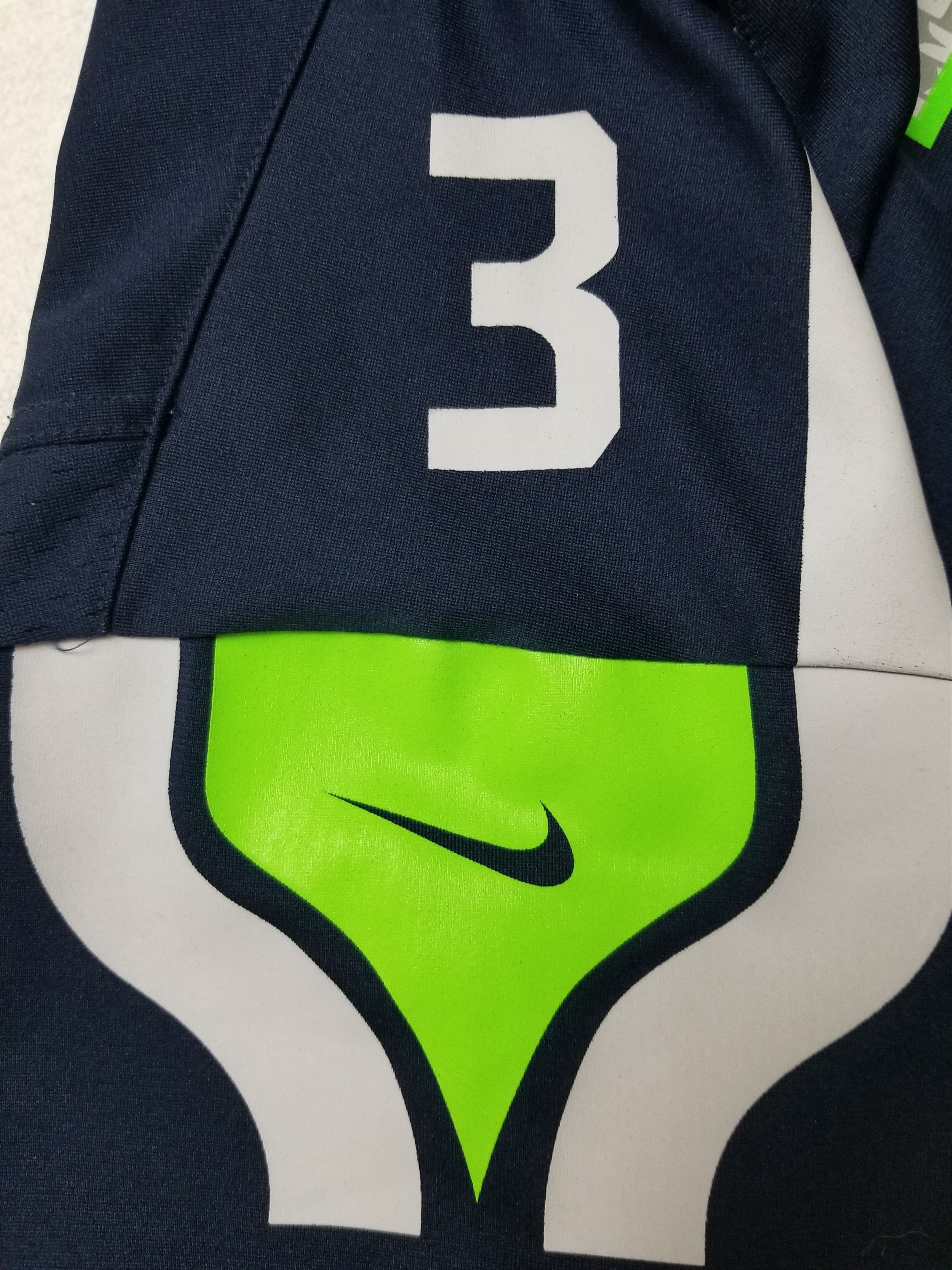 Nike Nike Russell Wilson Seattle Seahawks Jersey Youth XL Men's S Size US S / EU 44-46 / 1 - 5 Thumbnail
