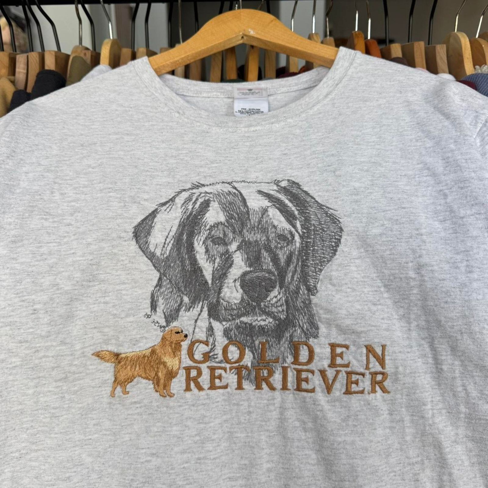 Anvil Vintage Golden Retriver Embroidered T-Shirt With Cool Design Size US M / EU 48-50 / 2 - 2 Thumbnail