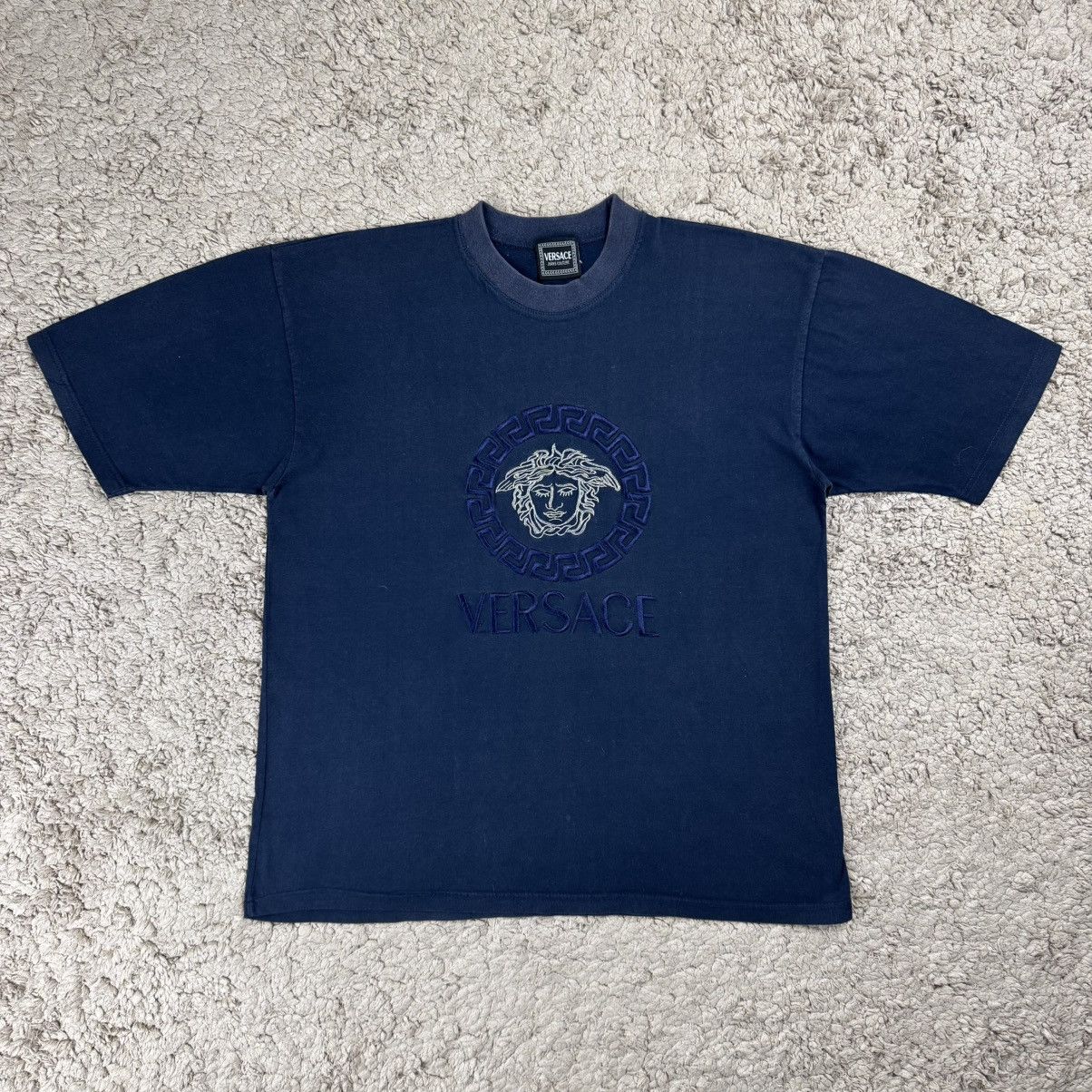 Versace Vintage Versace Embroidery Logo T-shirt Size US L / EU 52-54 / 3 - 1 Thumbnail