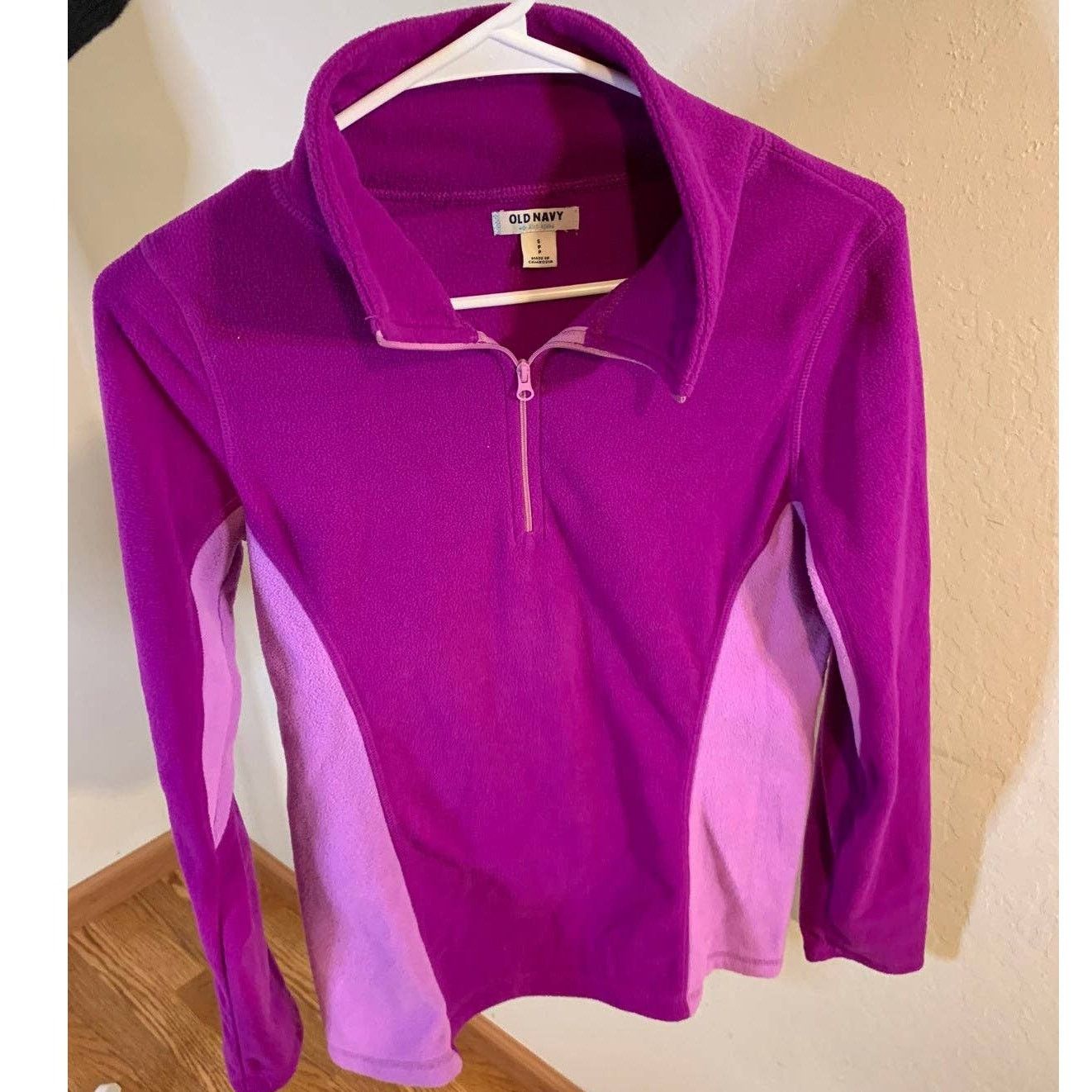 Old Navy Old Navy fleece active shirts size S Size S / US 4 / IT 40 - 5 Thumbnail