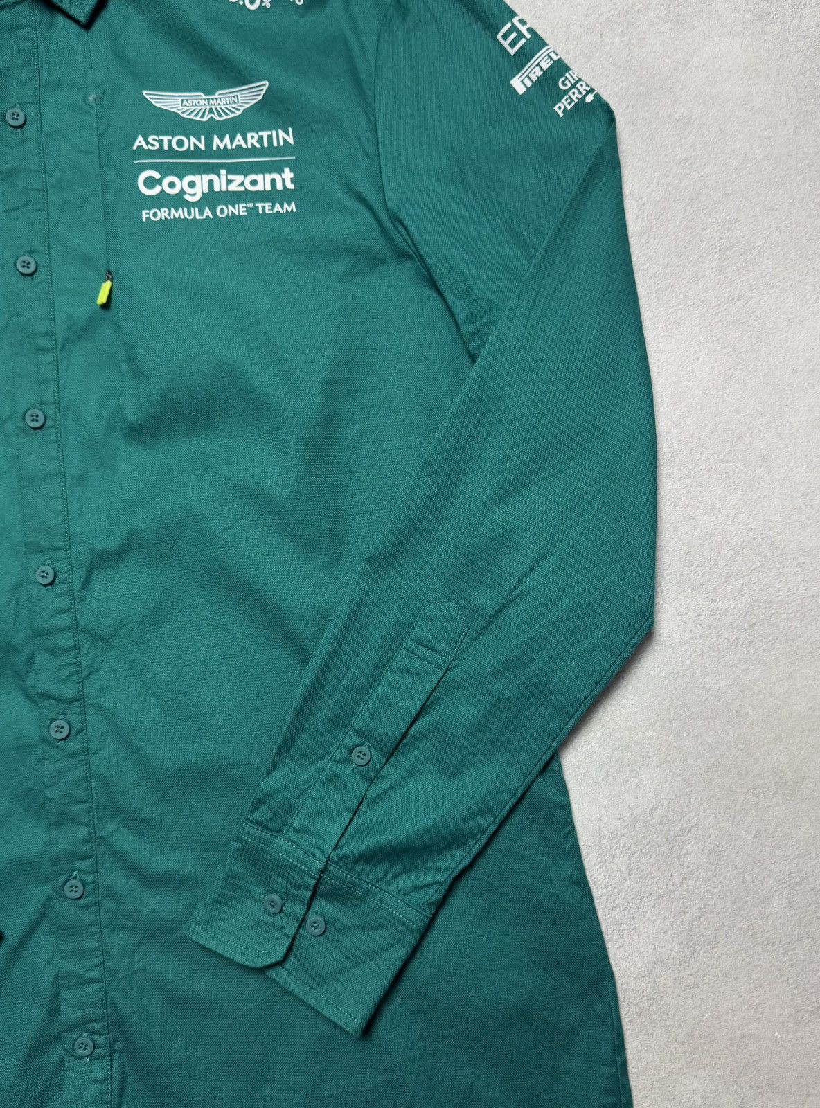 Formula 1 Aston Martin Cognizant F1 Racing Team 2023 Button Up Shirt Size US L / EU 52-54 / 3 - 6 Thumbnail