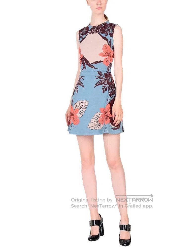 Valentino Valentino knitted dresses Size M / US 6-8 / IT 42-44 - 1 Thumbnail