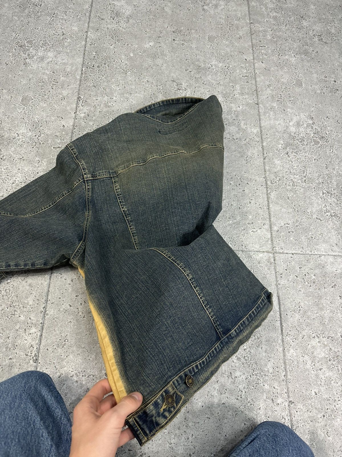 Acne Studios × Japanese Brand × Vintage Distressed Dirty Cropped Japanese Denim Jacket Boxy Y2K Size US L / EU 52-54 / 3 - 7 Thumbnail