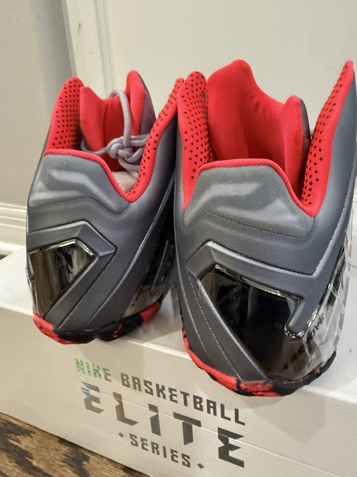 Nike LeBron 11 Elite Team Size US 13 / EU 46 - 8 Thumbnail