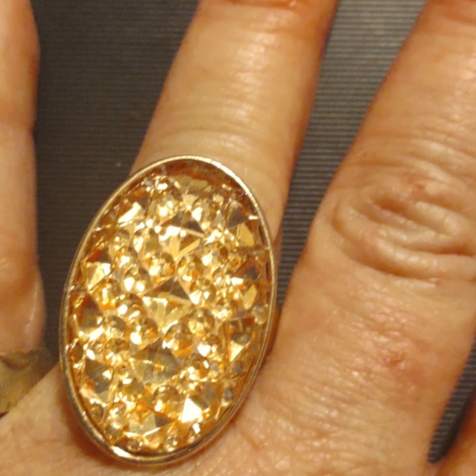 Vintage Stunning~Druzy like gold stretchable ring~fits all sizes Size ONE SIZE - 1 Thumbnail
