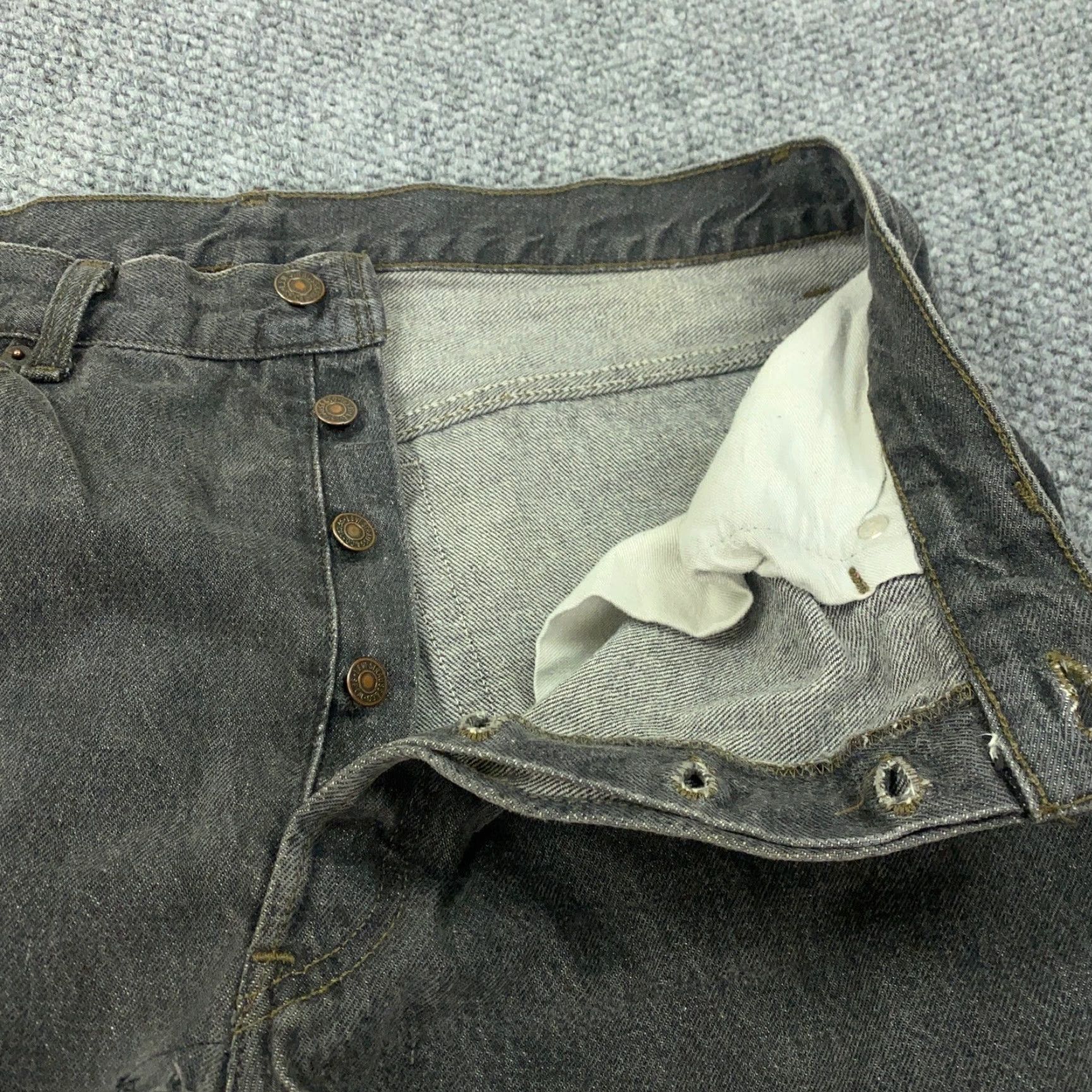Levi's VINTAGE Levi's 501 Jeans Mens 38x30 Straight Distressed Cotton Denim Gray 90s Size US 38 / EU 54 - 7 Thumbnail