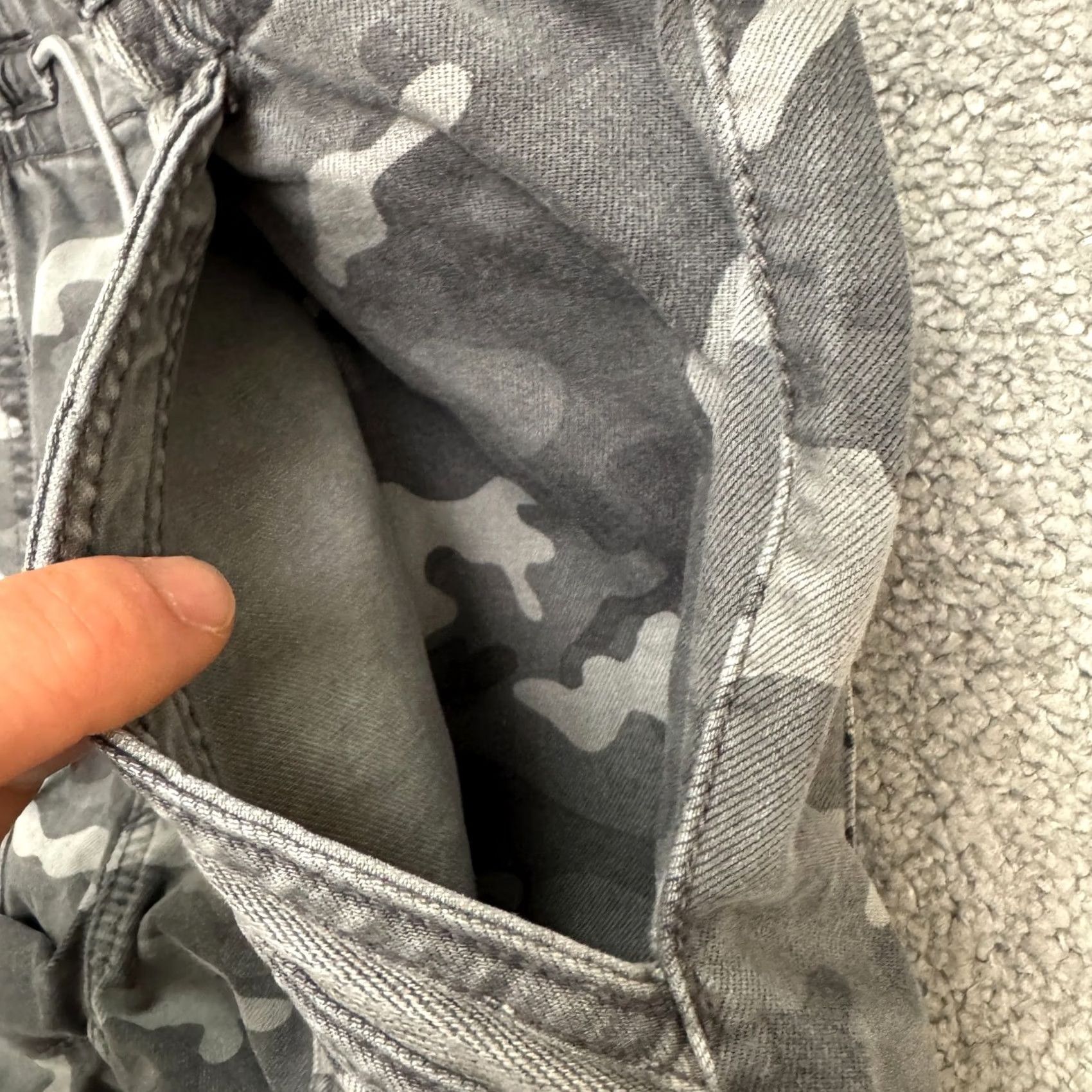 American Eagle Outfitters American Eagle Outfitters Camouflage Pants Straight Leg Womens 14 Gray Size 36" / US 14 / IT 50 - 5 Thumbnail
