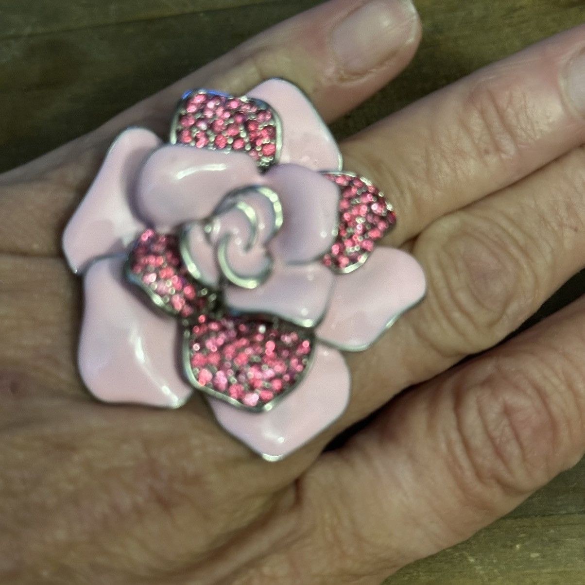 Vintage Vintage large pink rhinestone flower statement ring Size ONE SIZE - 7 Thumbnail