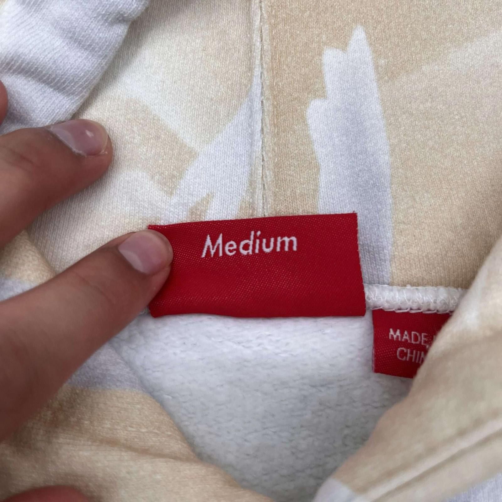 Supreme Supreme Doves Hooded Sweatshirt Tan SS22 Size US M / EU 48-50 / 2 - 6 Thumbnail