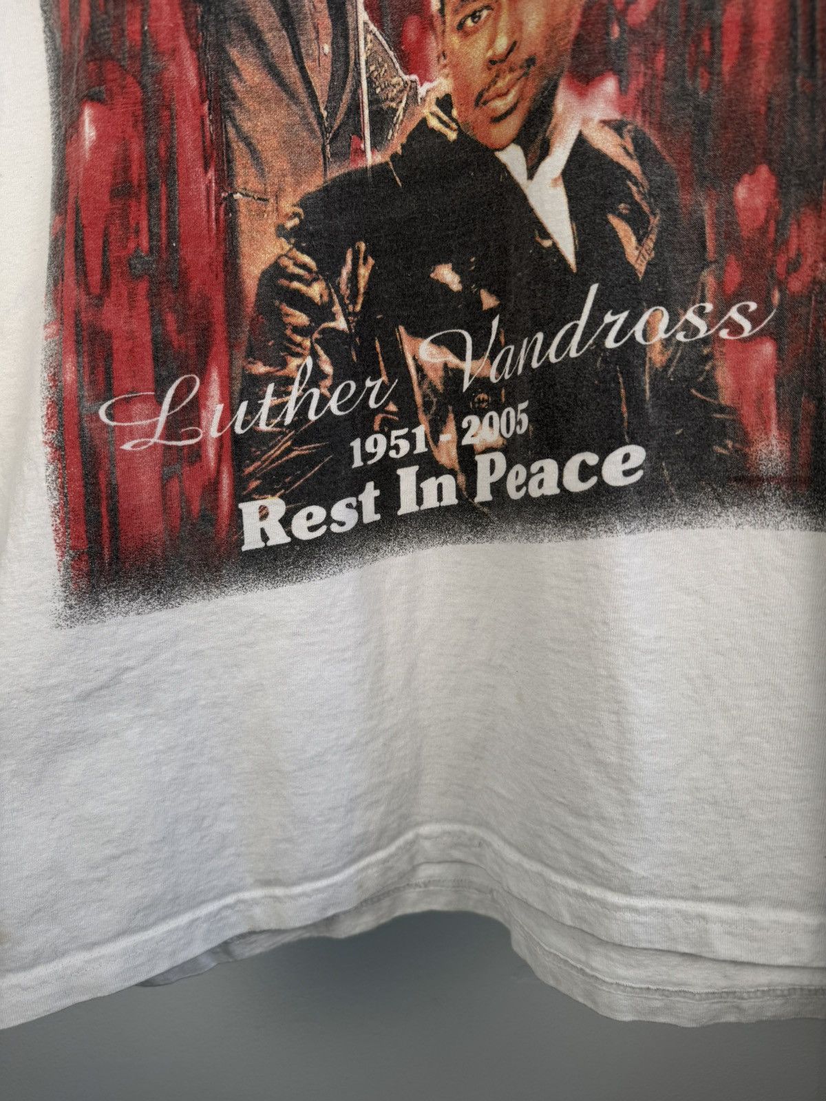 Vintage PERFECTLY FADED & WORN IN RIP LUTHER VANDROSS MEMORIAL SHIRT Size US L / EU 52-54 / 3 - 5 Thumbnail