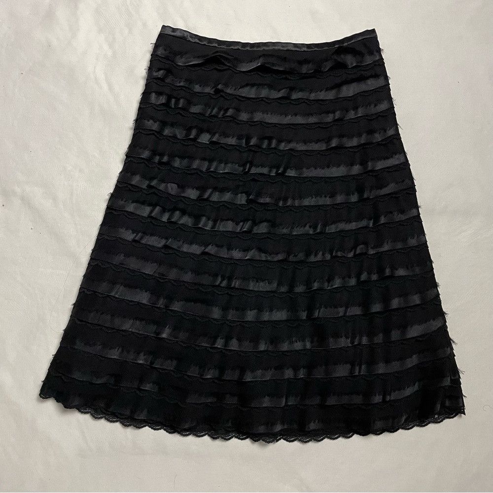 Bcbgmaxazria BCBGMAXAZRIA Black Tiered Lace Silk A-line Skirt Size 0 Size 25" / US 0 / IT 36 - 5 Thumbnail