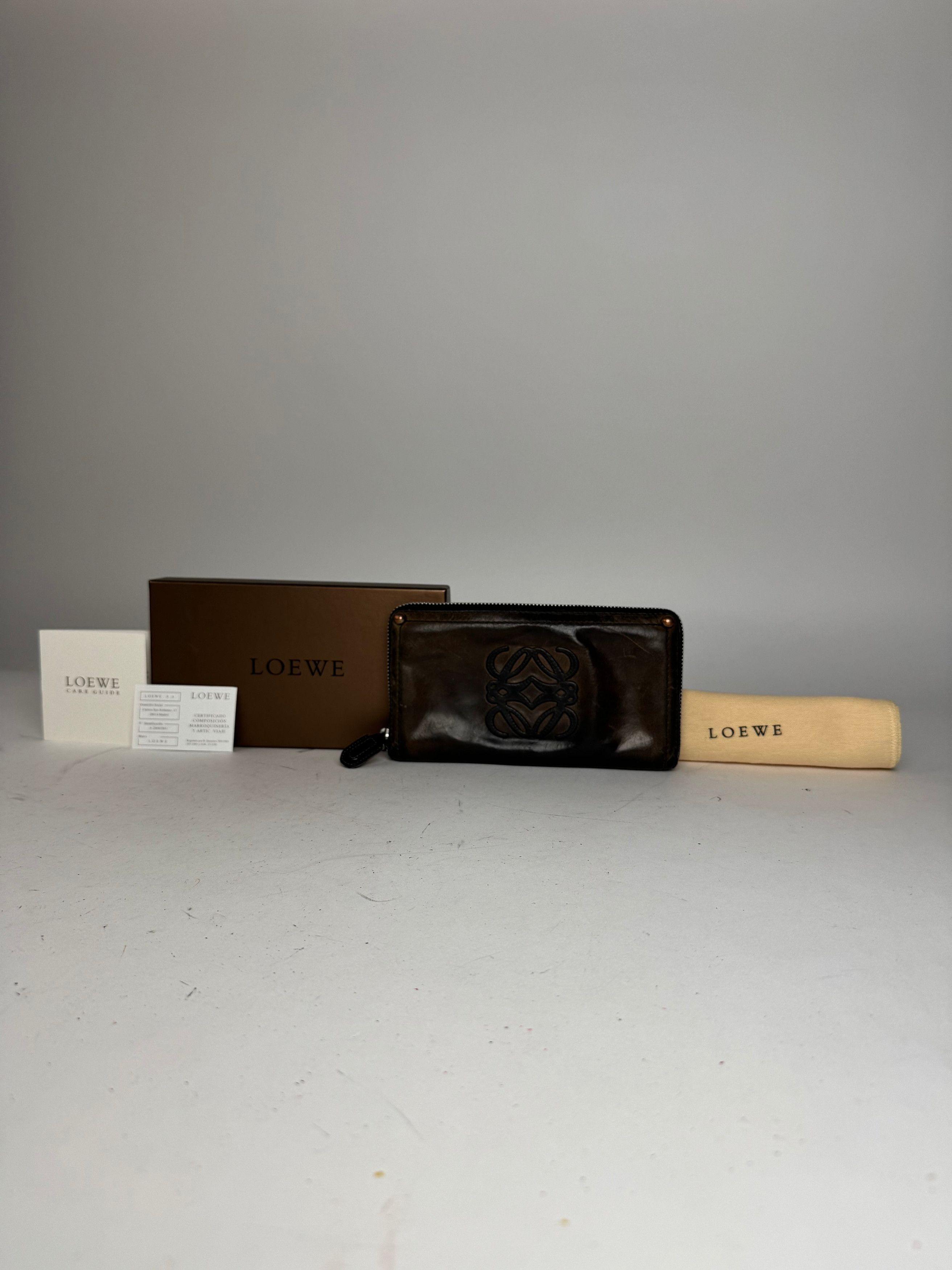 Loewe Vintage Madrid Anagram Leather Wallet Brown Size ONE SIZE - 1 Thumbnail