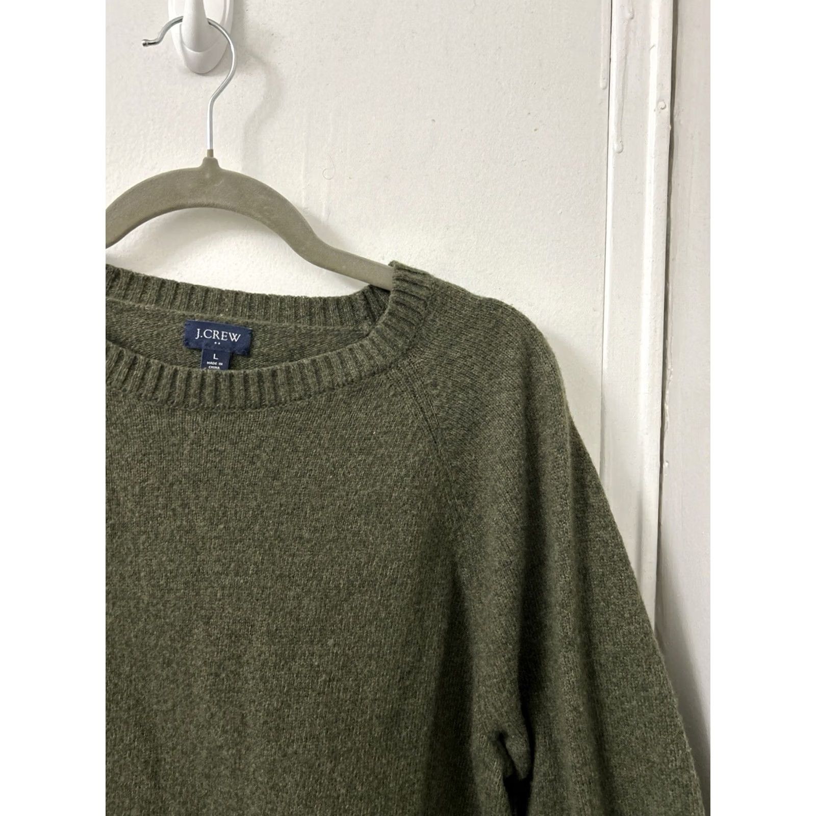Olive VINTAGE? No — J Crew Sweater Mens L Olive Green Raglan Crewneck L/S Knit Pullover All Seasons Fall Winter Spring Casual Mens Size US L / EU 52-54 / 3 - 4 Thumbnail