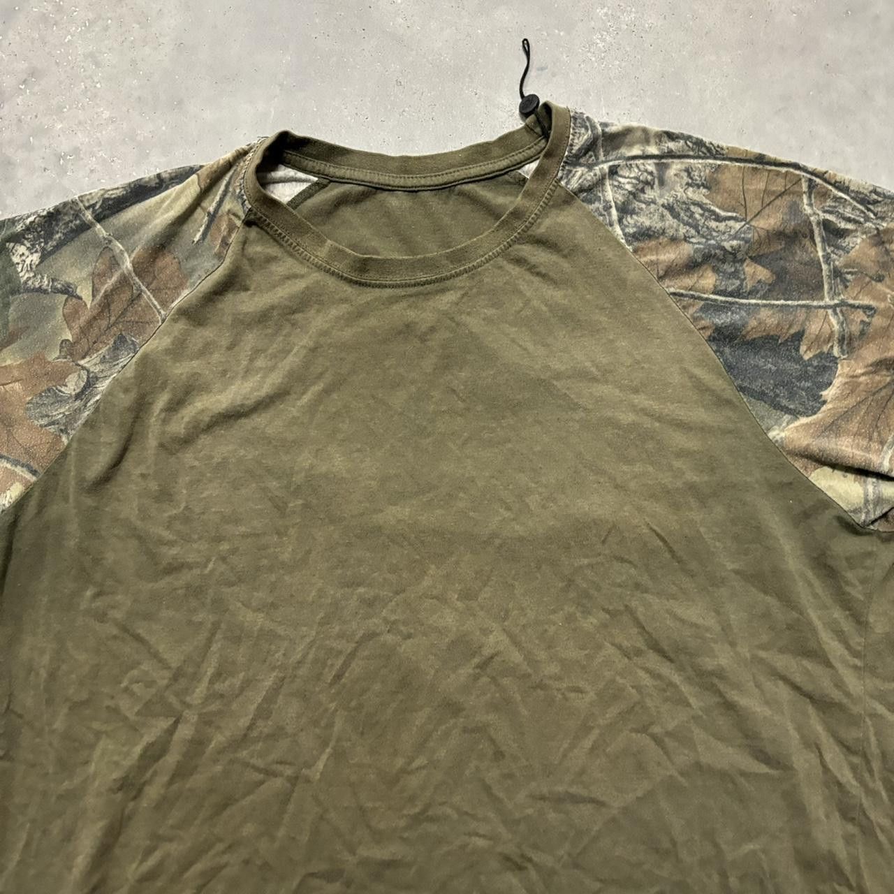 Japanese Brand × Vintage Crazy Vintage Y2K/2000s Grunge Khaki Earth Tone Tree Camo Skater Essential Tee! Size US XL / EU 56 / 4 - 2 Thumbnail