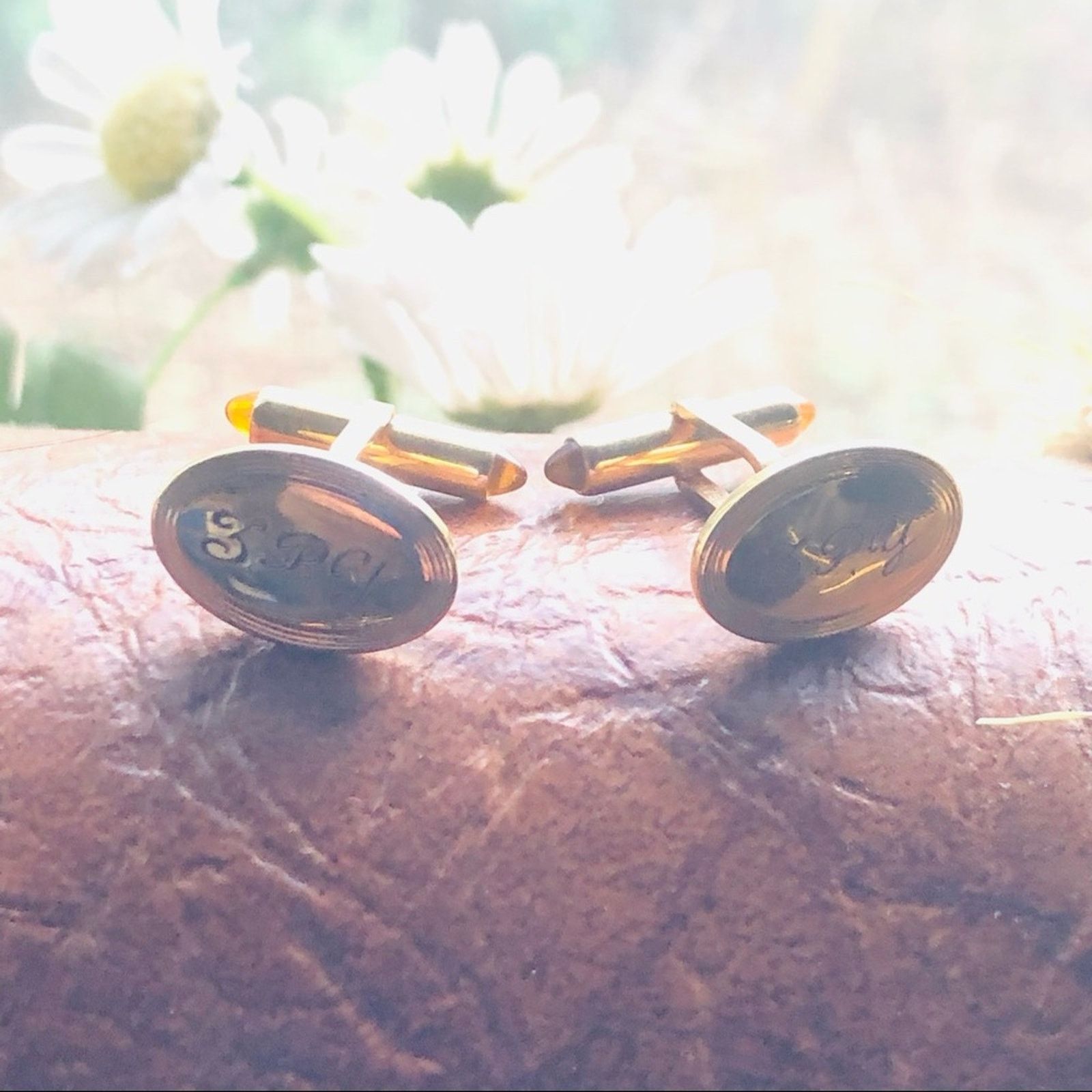 Other Antique Krementz engraved gold oval amber accent cuff links Size ONE SIZE - 6 Thumbnail