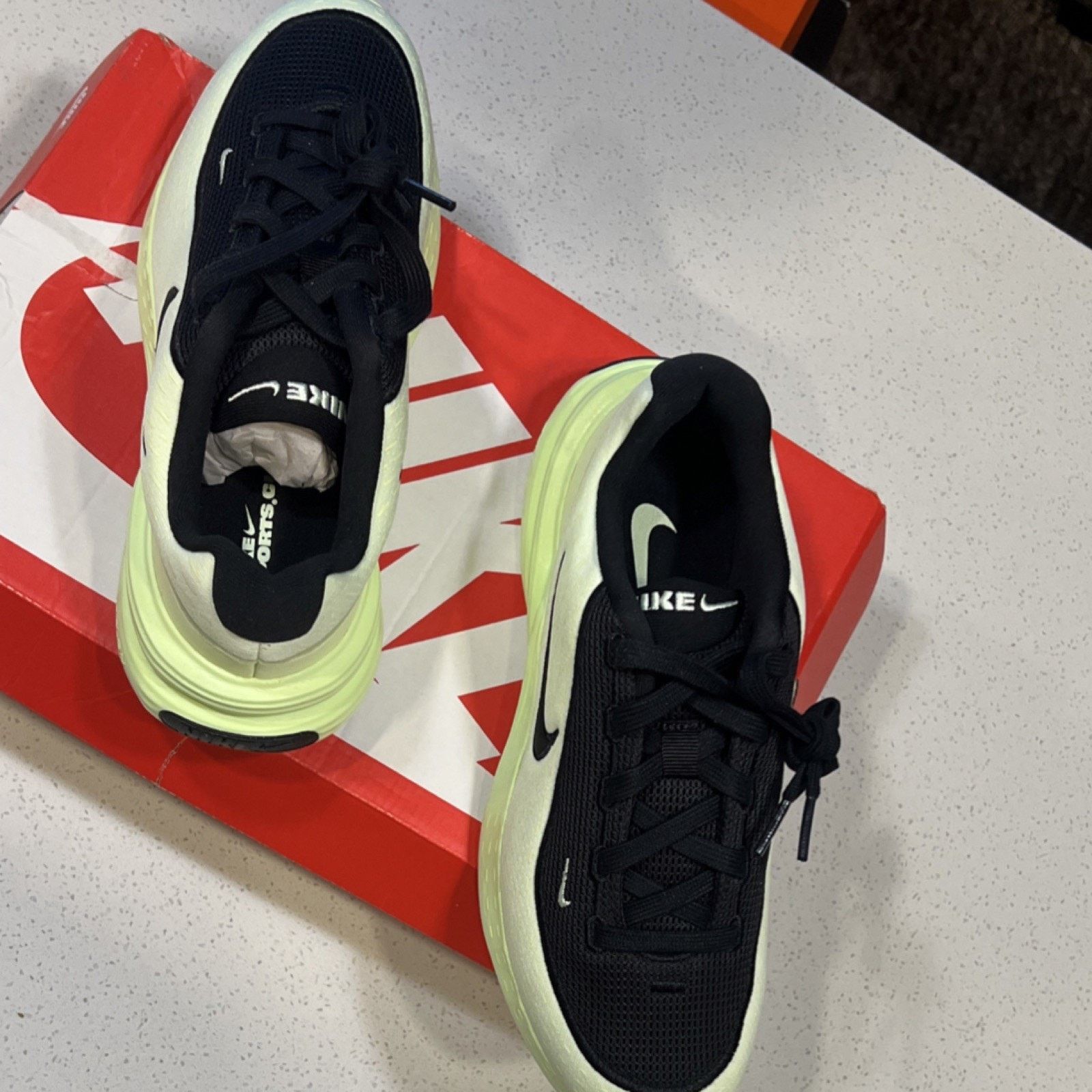 Nike Nike Uplift SC (GS) Black Barely Volt Youth Athletic (SZ 6Y) Size US 8 / IT 38 - 6 Thumbnail