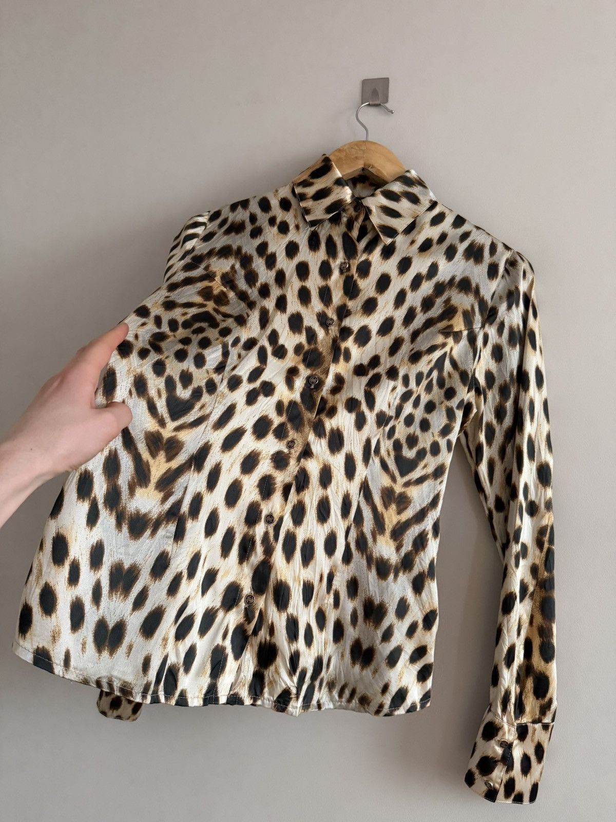 Roberto Cavalli Roberto Cavalli Vintage Leopard Print Shirt Y2K Size S / US 4 / IT 40 - 4 Thumbnail