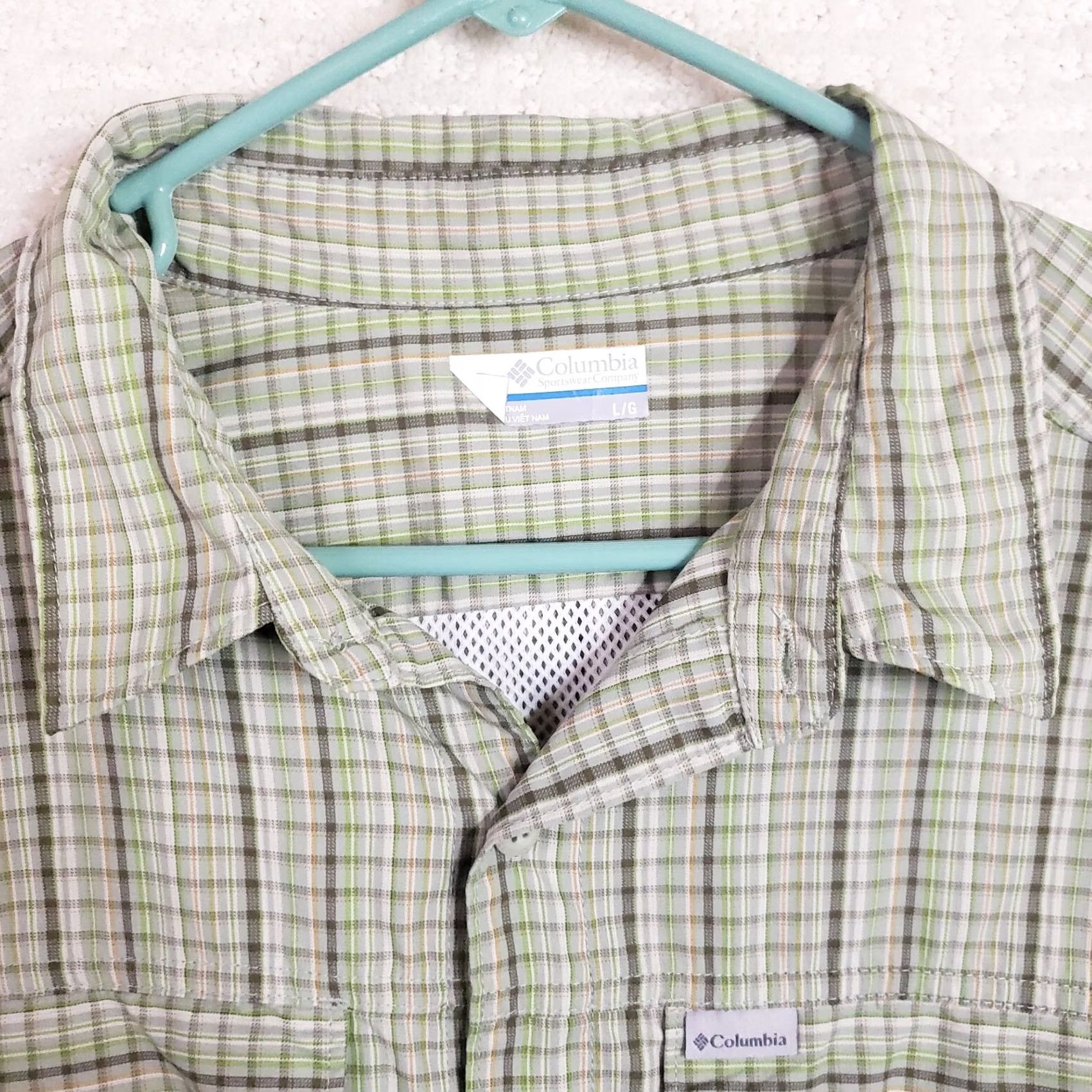 Vintage Columbia Button-Down Shirt Men L Green Striped Pockets Knit Nylon Polyester Long Sleeve Casual Workwear Travel Size US L / EU 52-54 / 3 - 4 Thumbnail