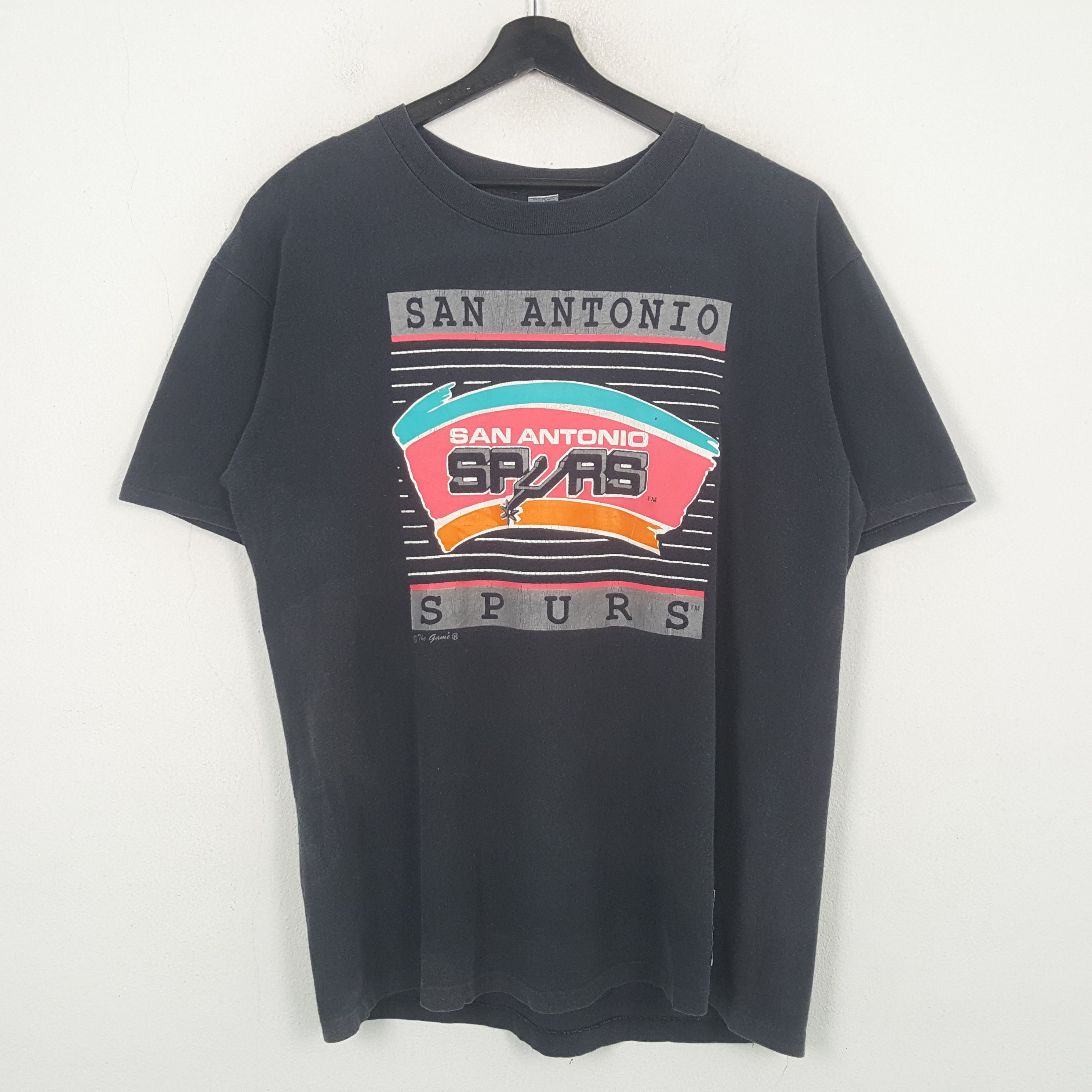 Vintage San Antonia Spurs Sports Vintage Tshirt RR25 Size US XL / EU 56 / 4 - 1 Thumbnail