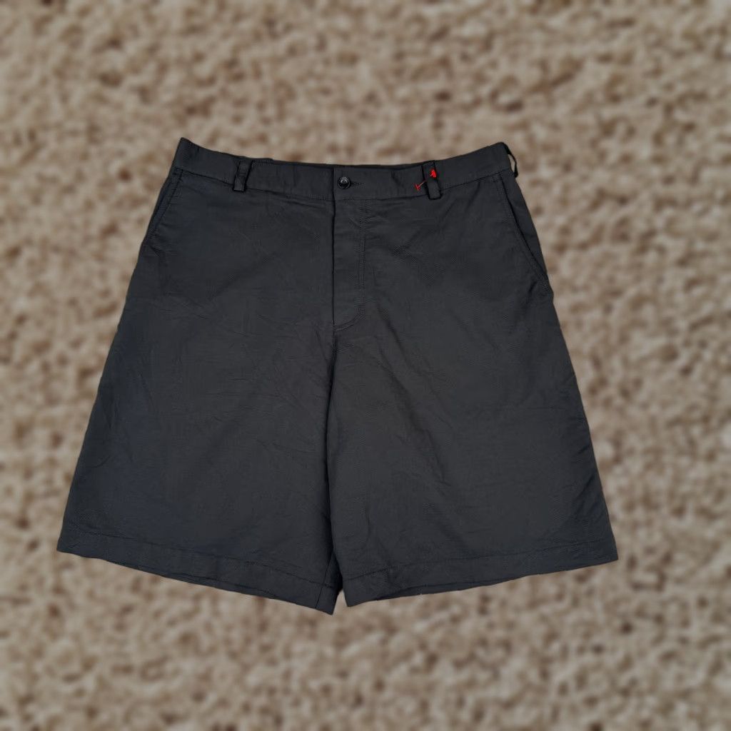 Nike Nike Shorts Mens 34 DARK Gray Flat Polyester Blend Golf Outdoor 30x11 Athletic Clothing Mens Shorts Regular 34 Gray Nike Size US 34 / EU 50 - 1 Thumbnail