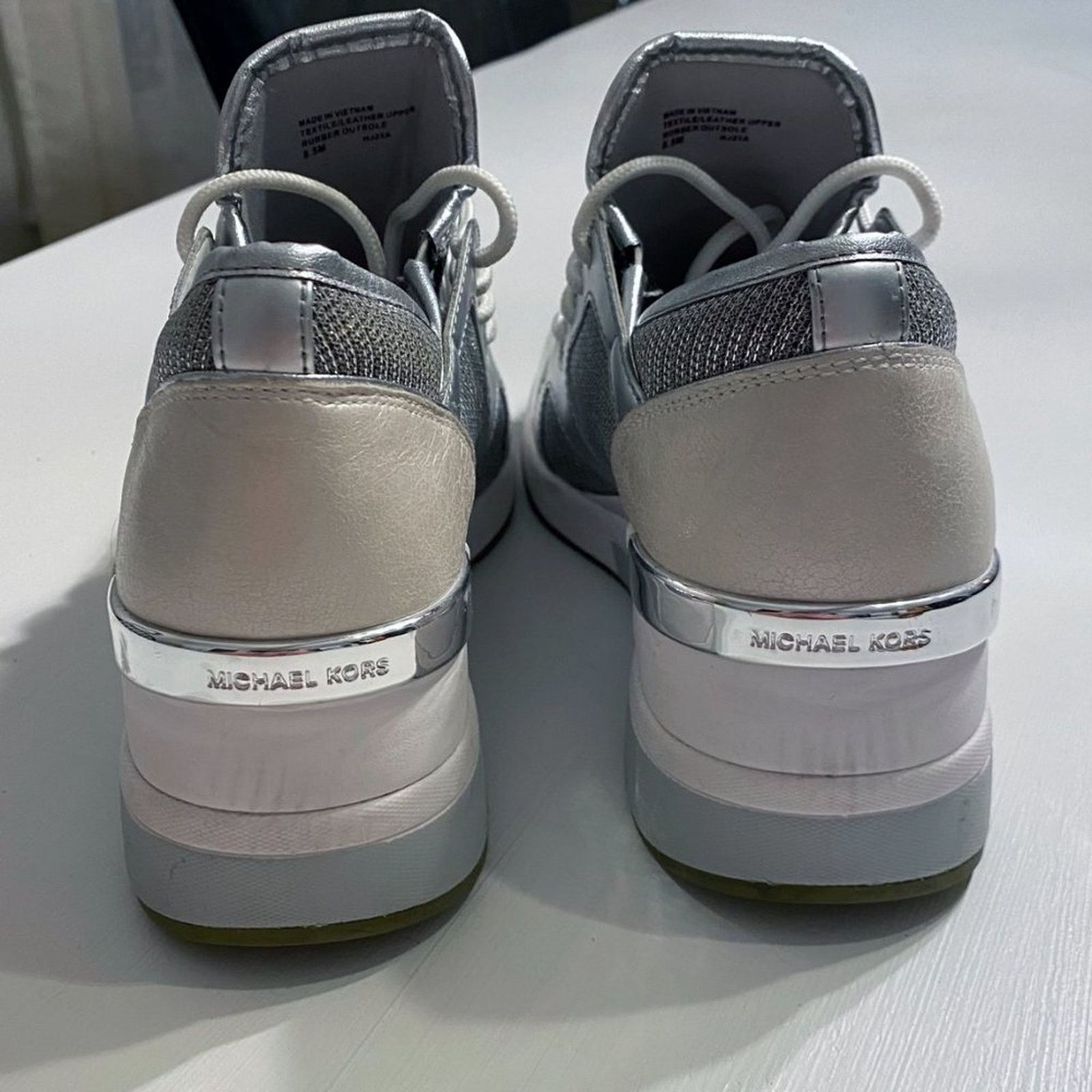 Michael Kors Michael Kors Liv Trainer White Silver Leather Sneakers 8.5 M Size US 8.5 / IT 38.5 - 5 Thumbnail