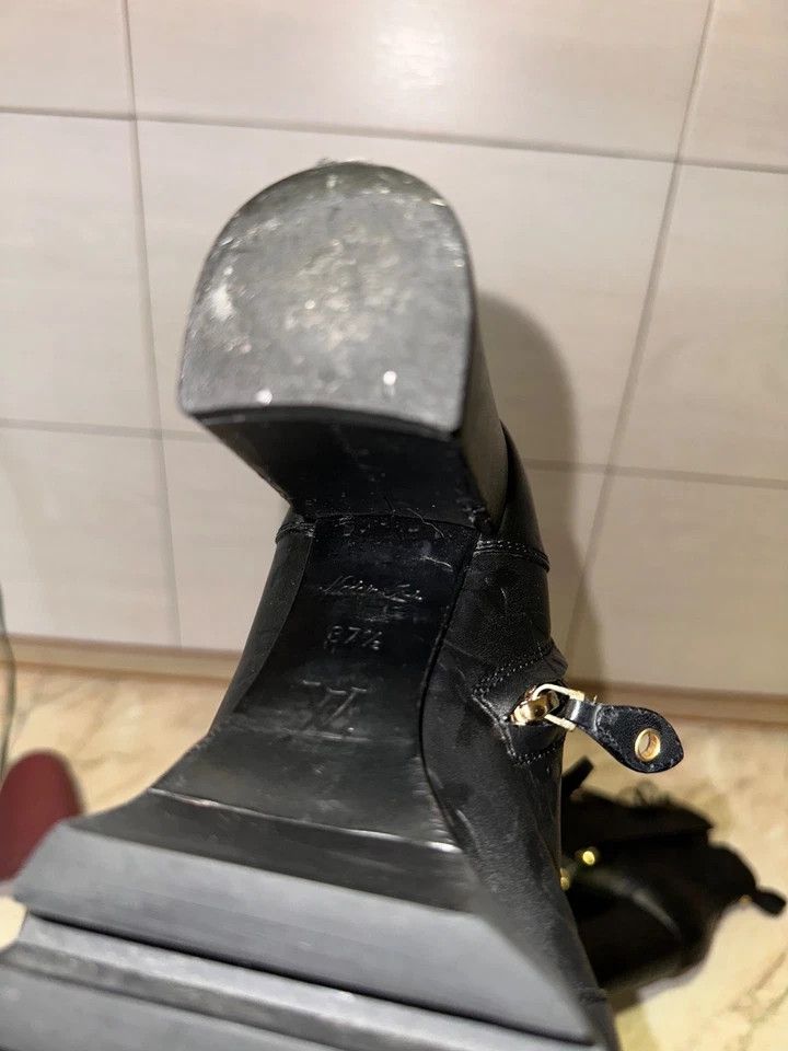 Louis Vuitton Louis Vuitton Star Trail Ankle Boot Black Size 37.5 Size US 7.5 / IT 37.5 - 15 Thumbnail