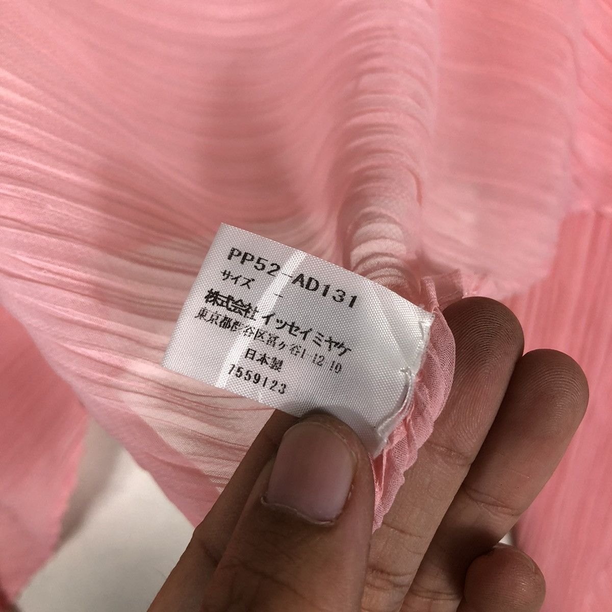 Issey Miyake 🔥LONG SCARVES PLEATED DESIGN PLEATS PLEASE ISSEY MIYAKE Size ONE SIZE - 13 Thumbnail