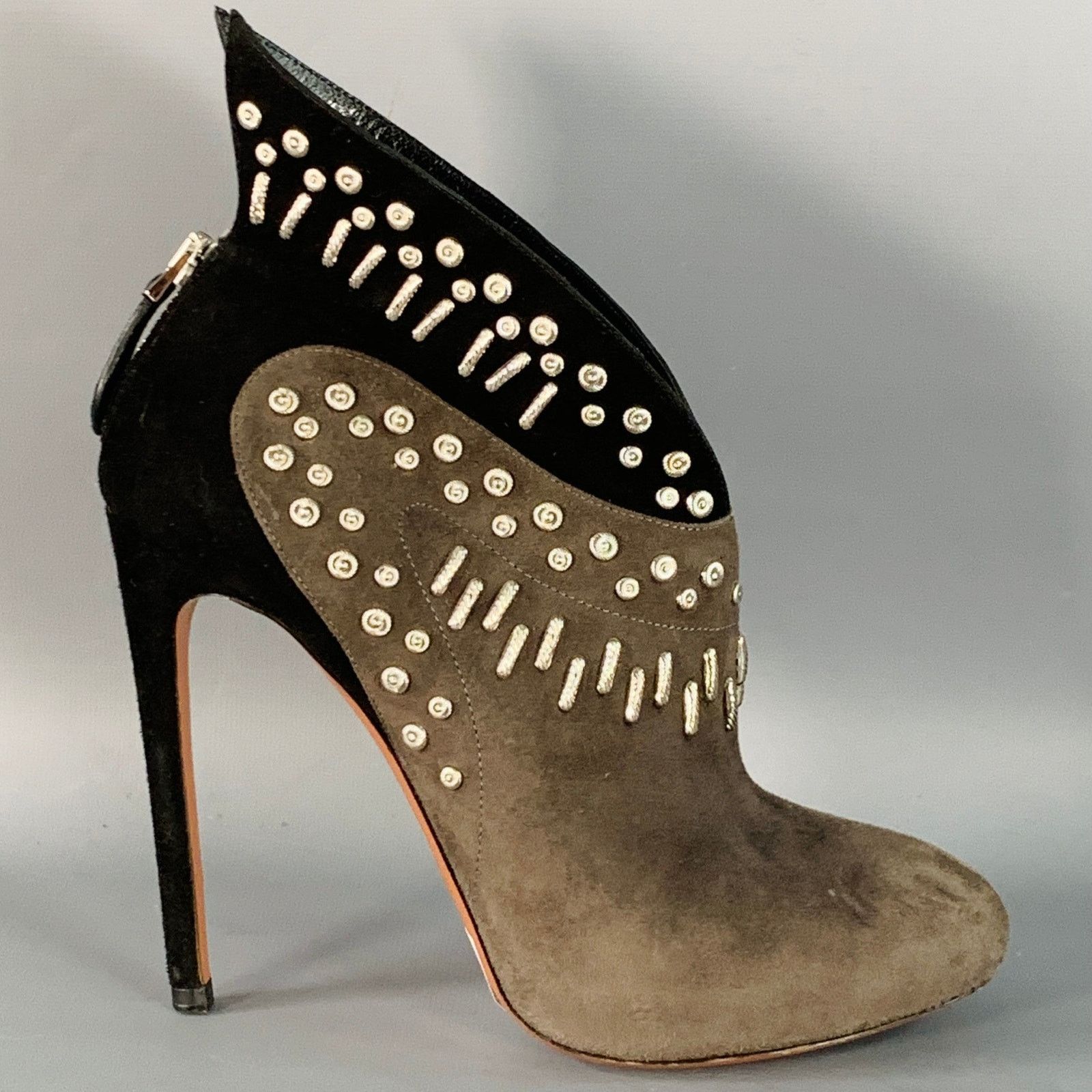 Alaia 7.5 Black Grey Studded Suede Back Zipper Stiletto Booties Size US 7.5 / IT 37.5 - 2 Thumbnail